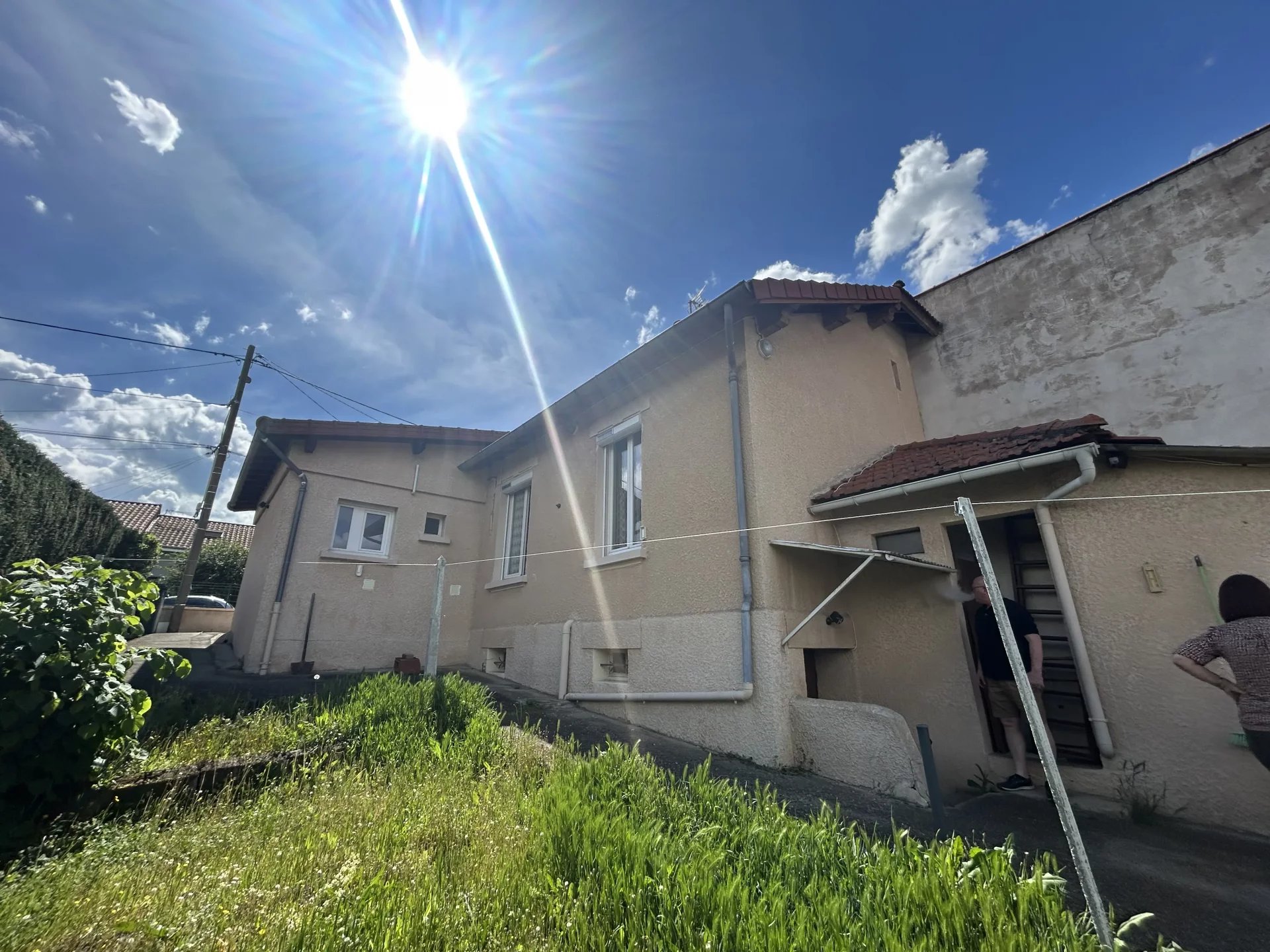 Maison de village avec terrain et dépendances à La Combelle