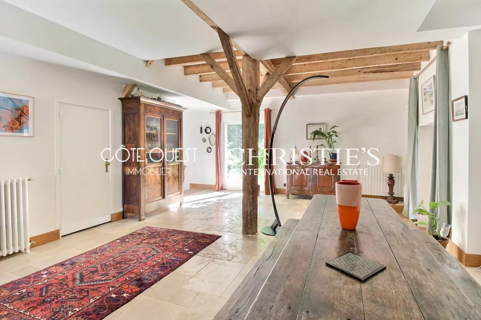 6 Bedroom Villa/Townhouse's Image 5