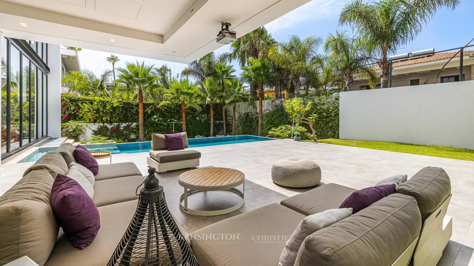 4 Bedroom Villa/Townhouse's Image 4