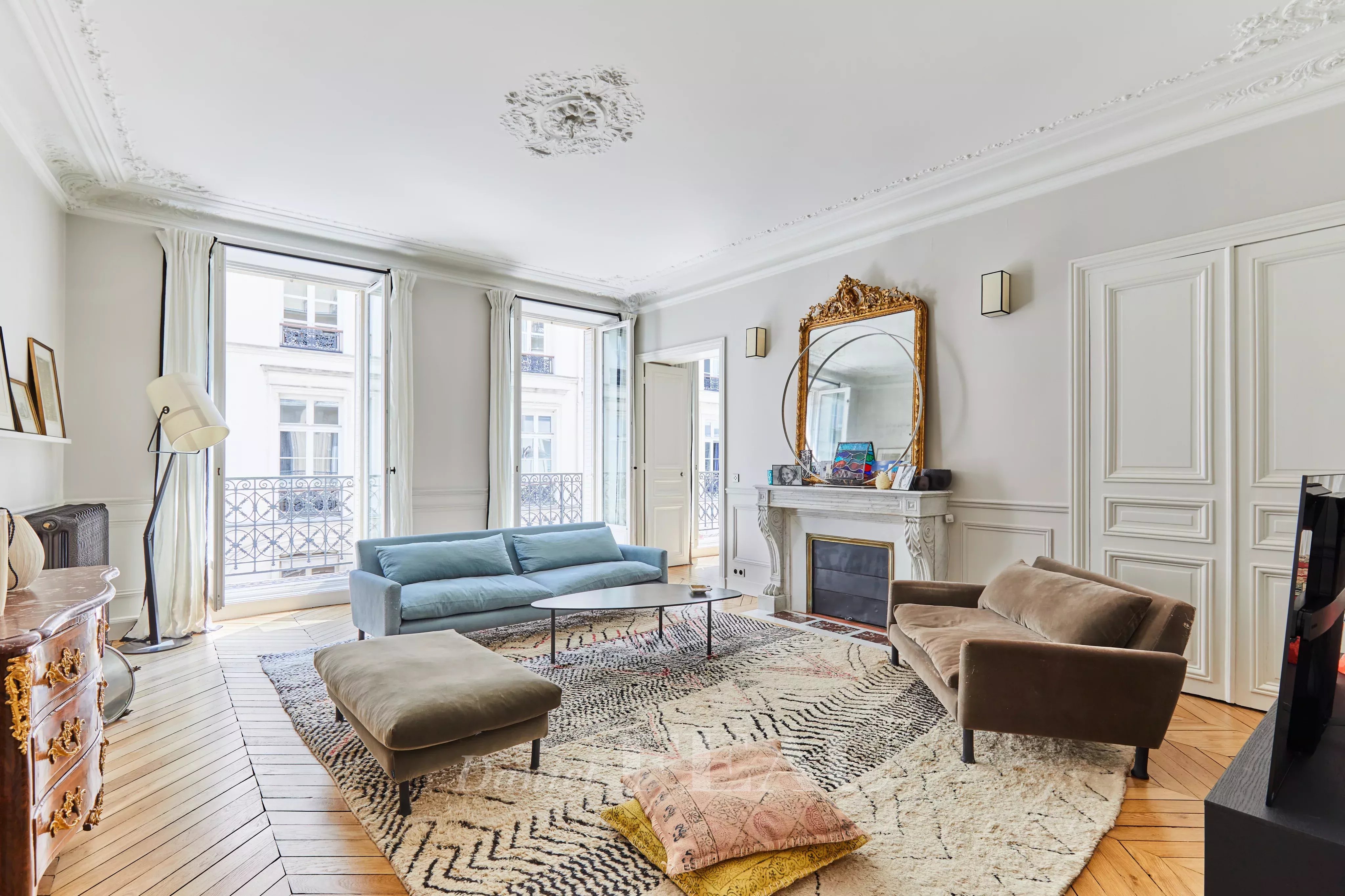 Sale Apartment Paris 7th