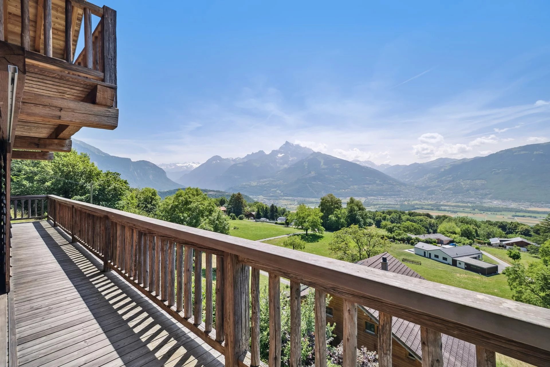 Chalet de charme avec vue panoramique sur les Dents du Midi