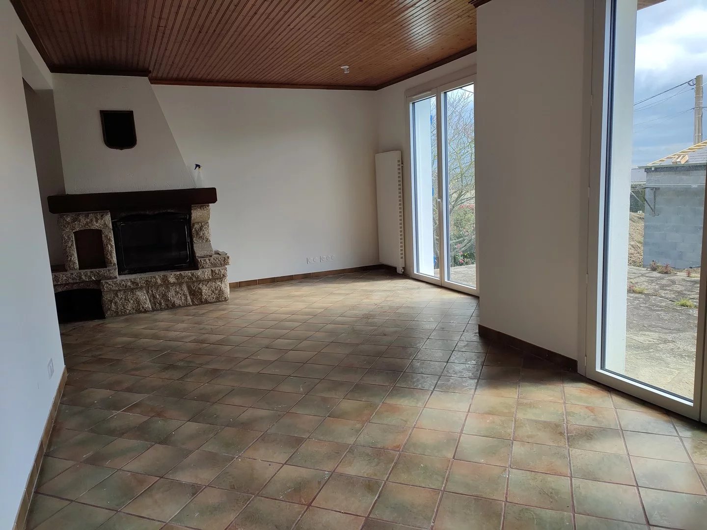 MAISON T6- SAINT CARNE- EN LOCATION