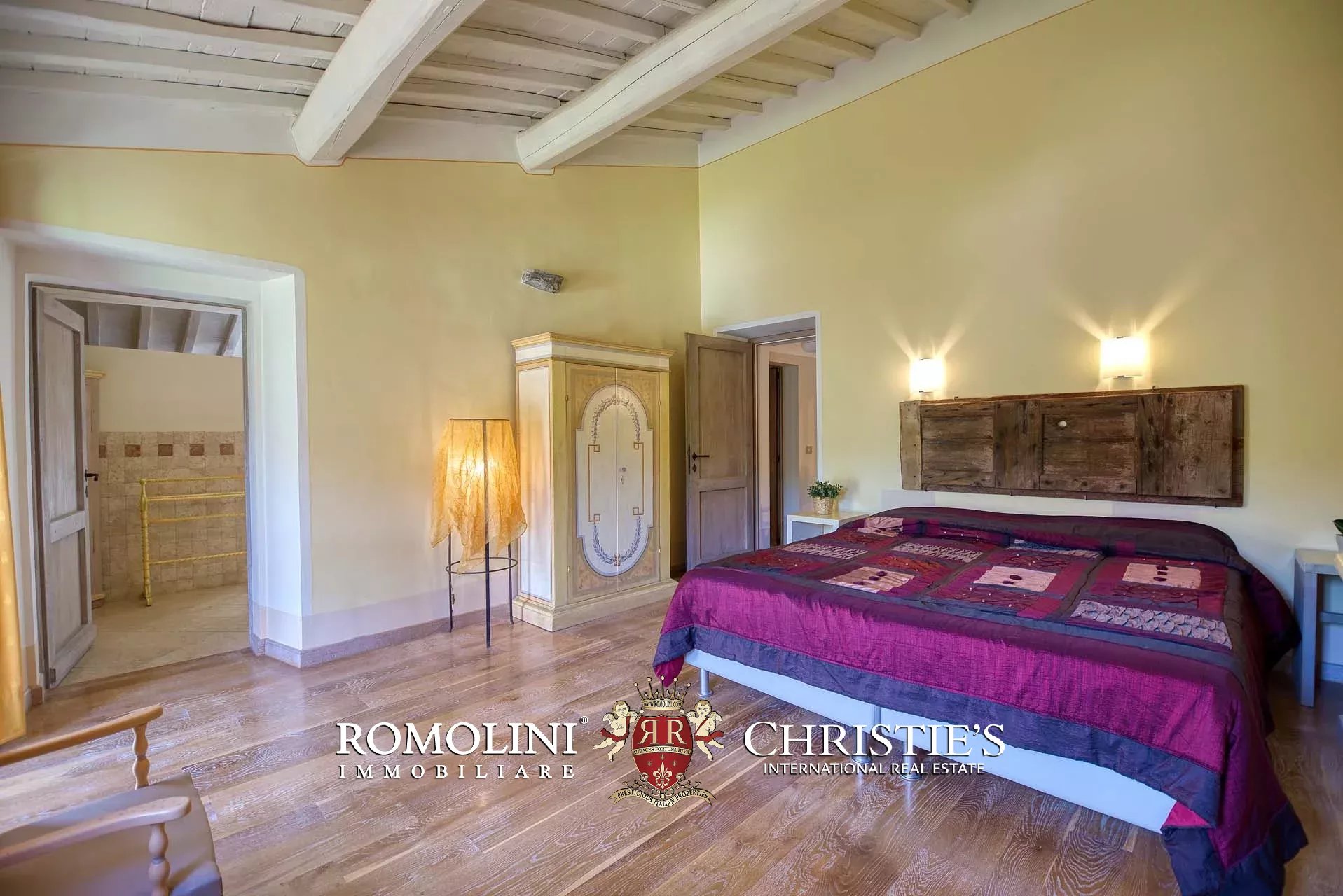6 Bedroom Villa/Townhouse's Image 33