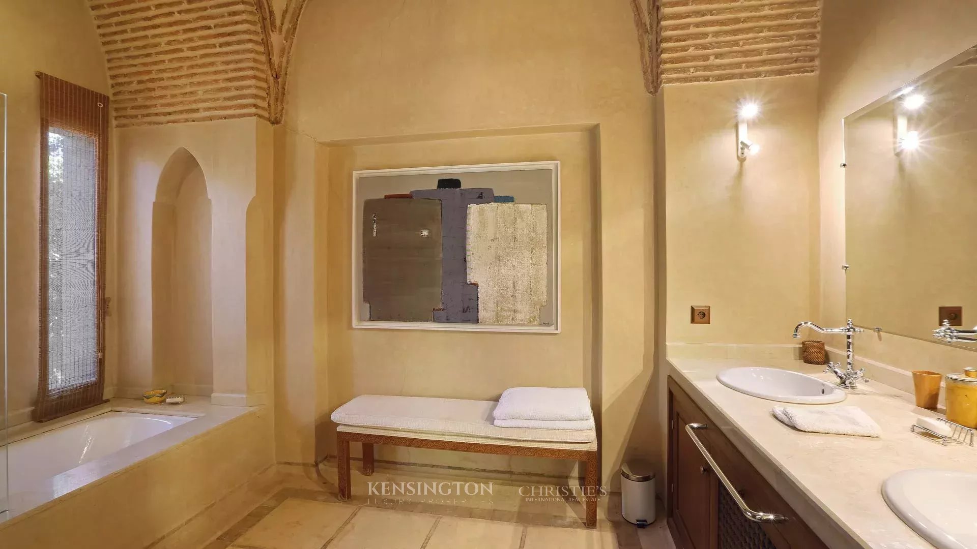 8 Bedroom Villa/Townhouse's Image 33