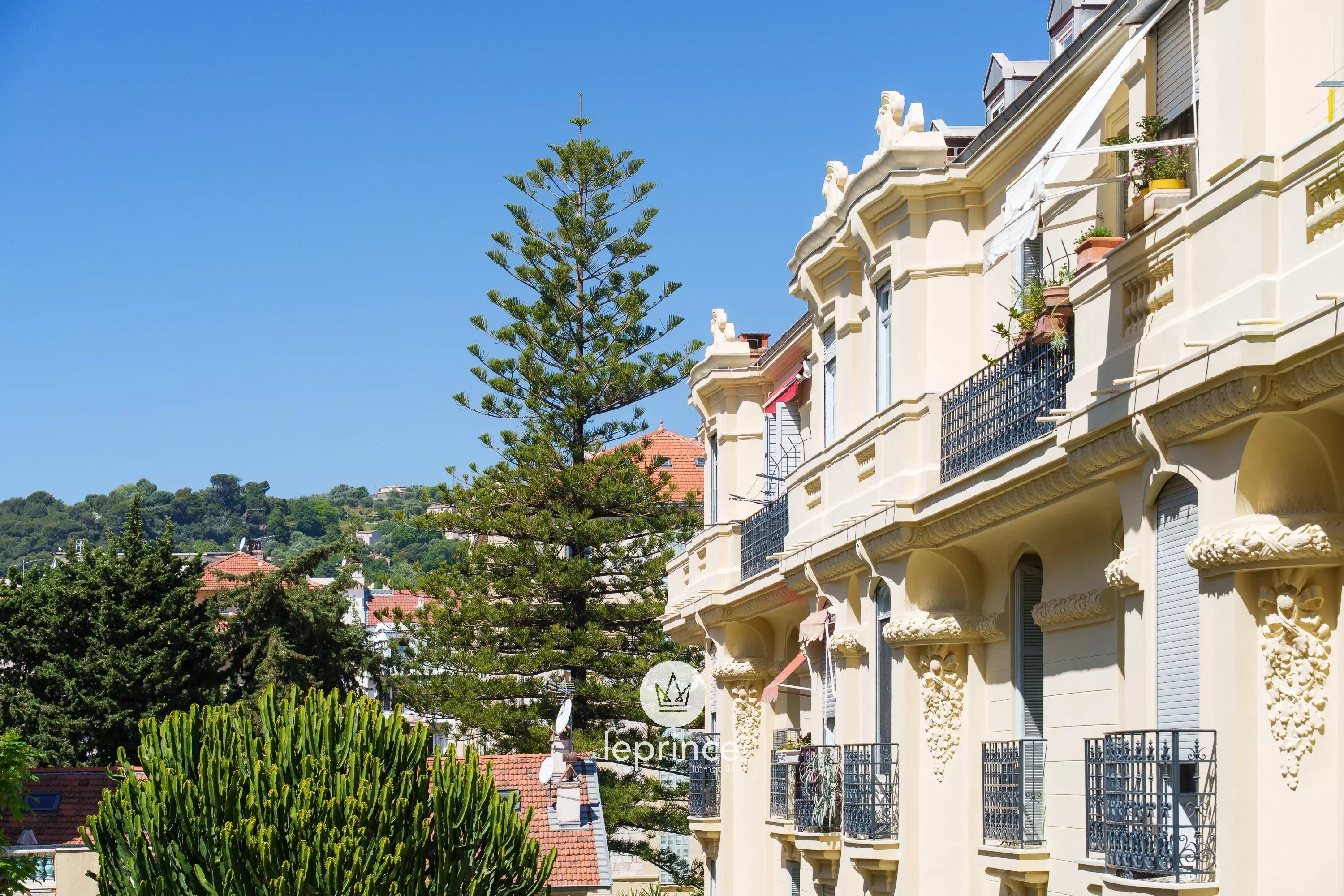 Agence immobilière de 