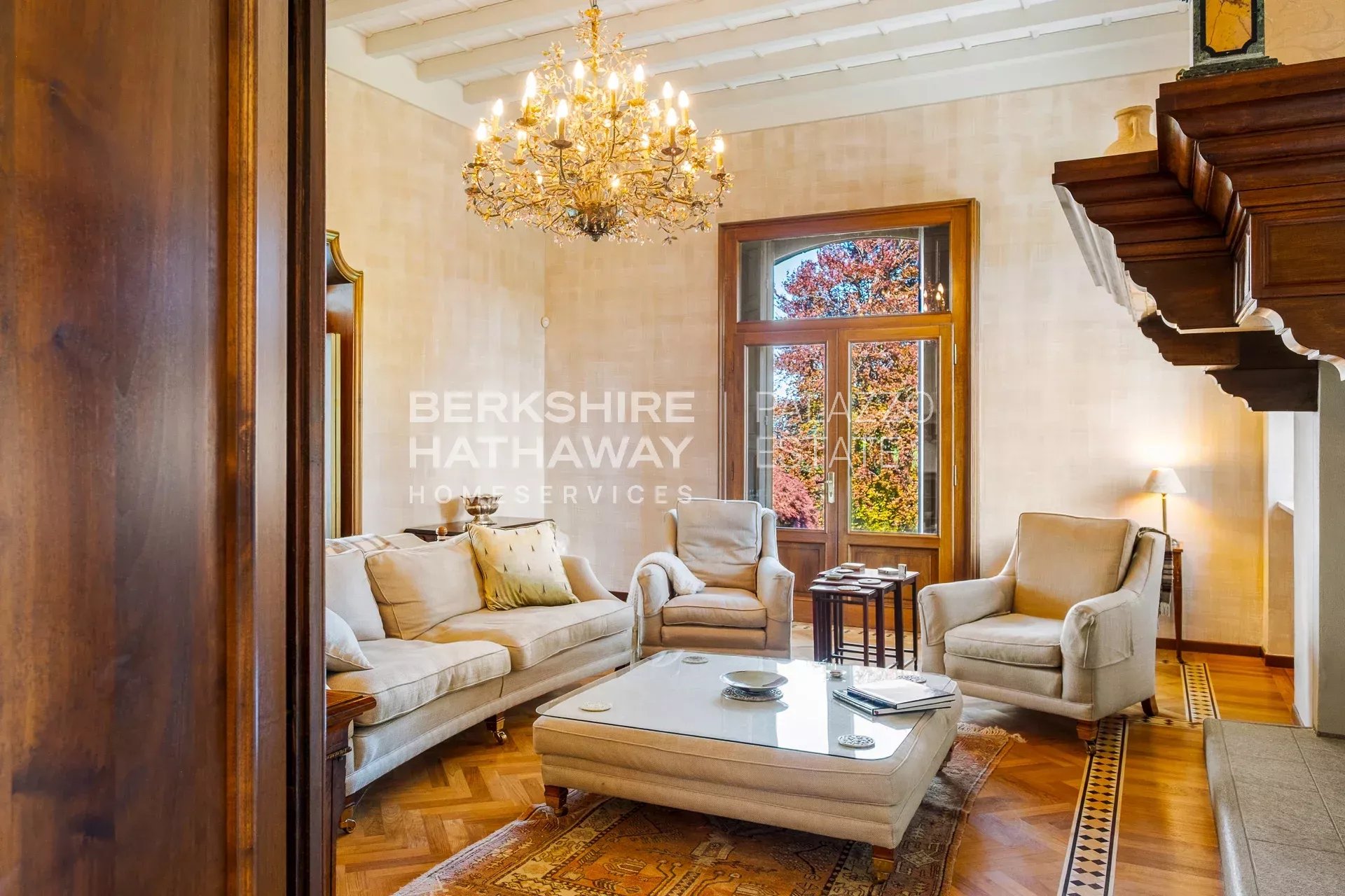 Historic Panoramic Villa with Botanical Park and Lake View