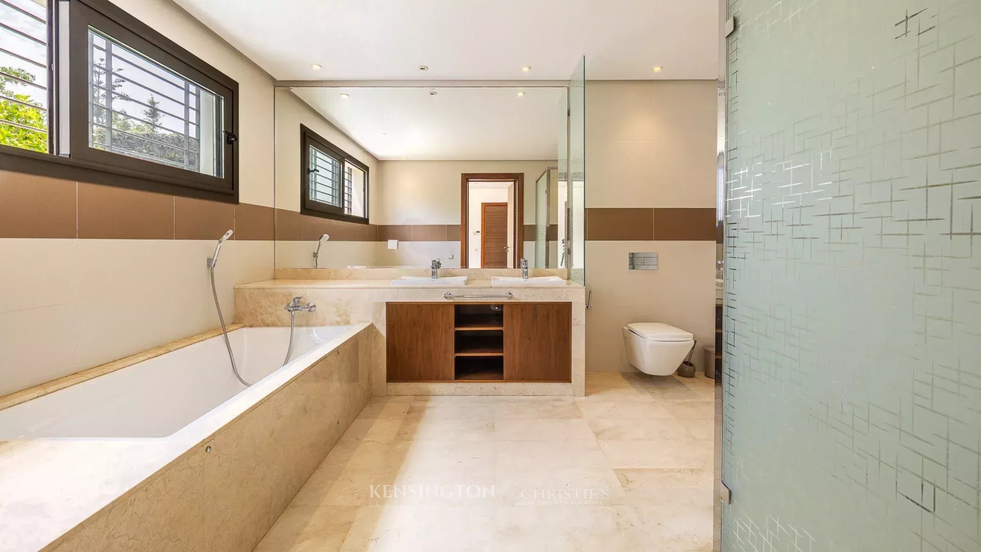 4 Bedroom Villa/Townhouse's Image 26