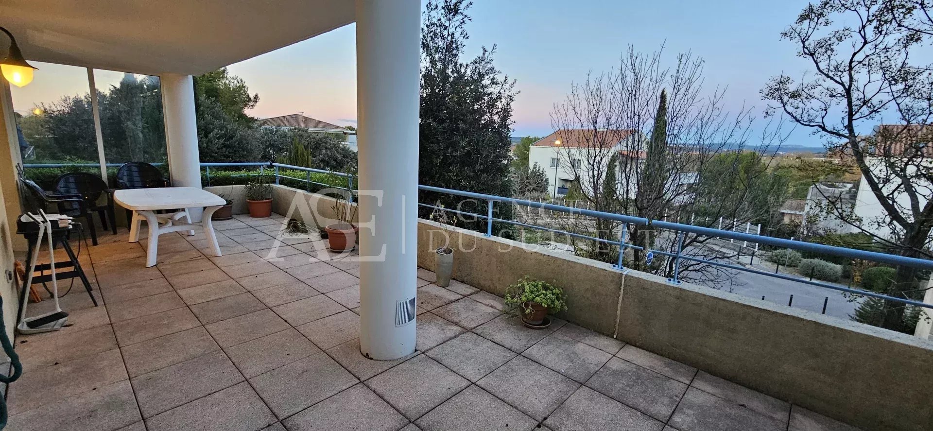 Agence immobilière de 