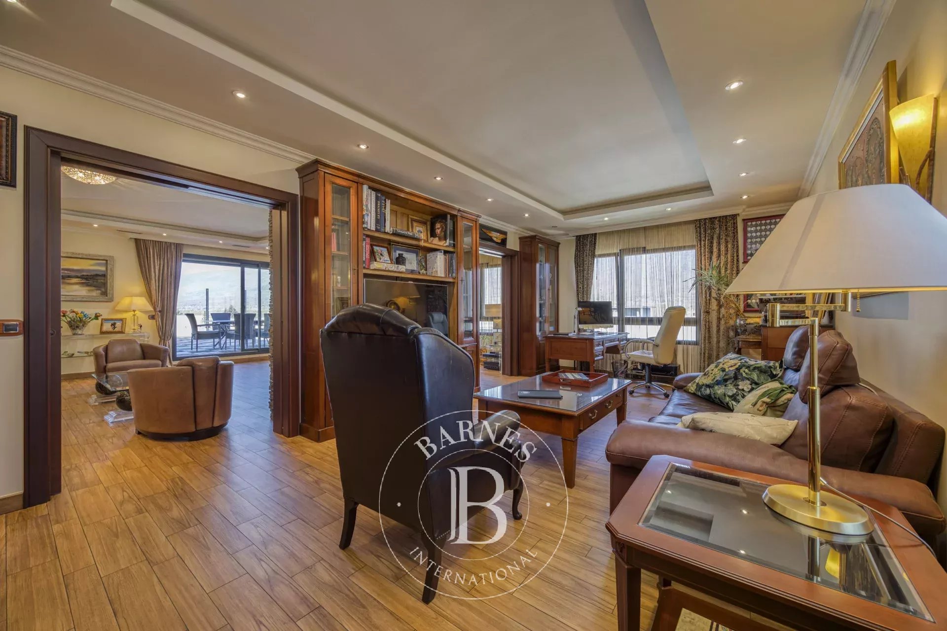 BARNES Pays de Gex - SAINT-GENIS-POUILLY - NEAR DOWNTOWN - 177 M² PENTHOUSE - 2 DOUBLE GARAGES