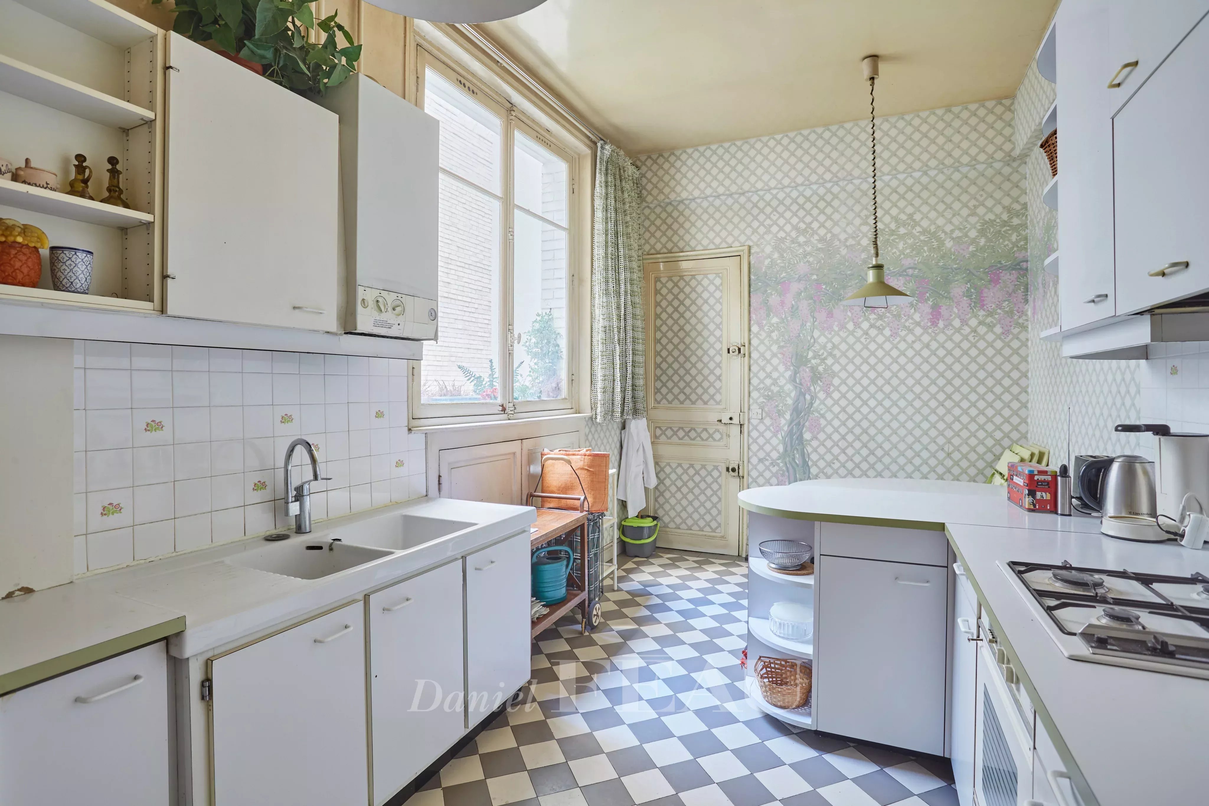 Sale Apartment Paris 16th