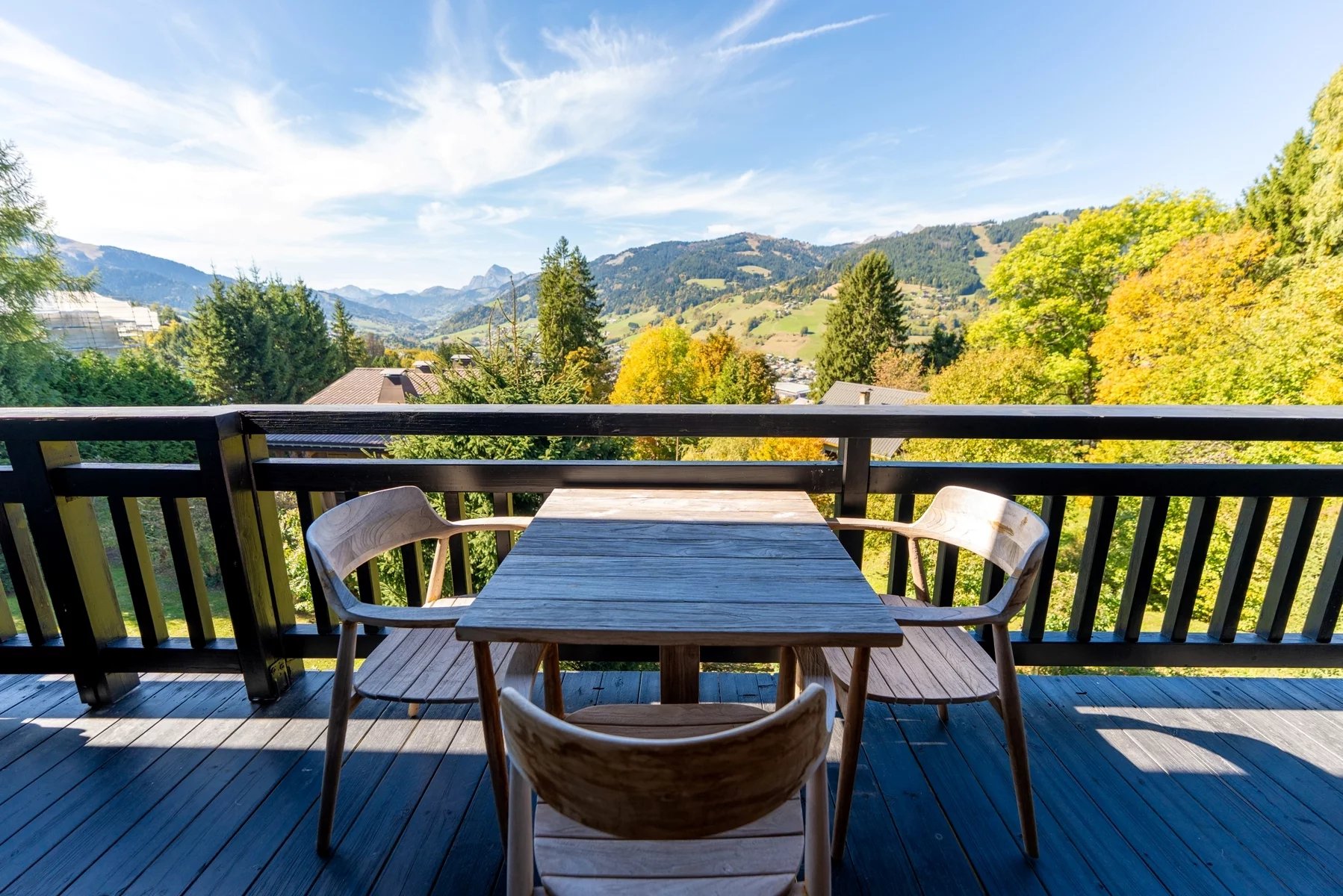 Photo of MEGEVE – Fully-renovated 5-bedroom duplex apartment in Mont d’Arbois