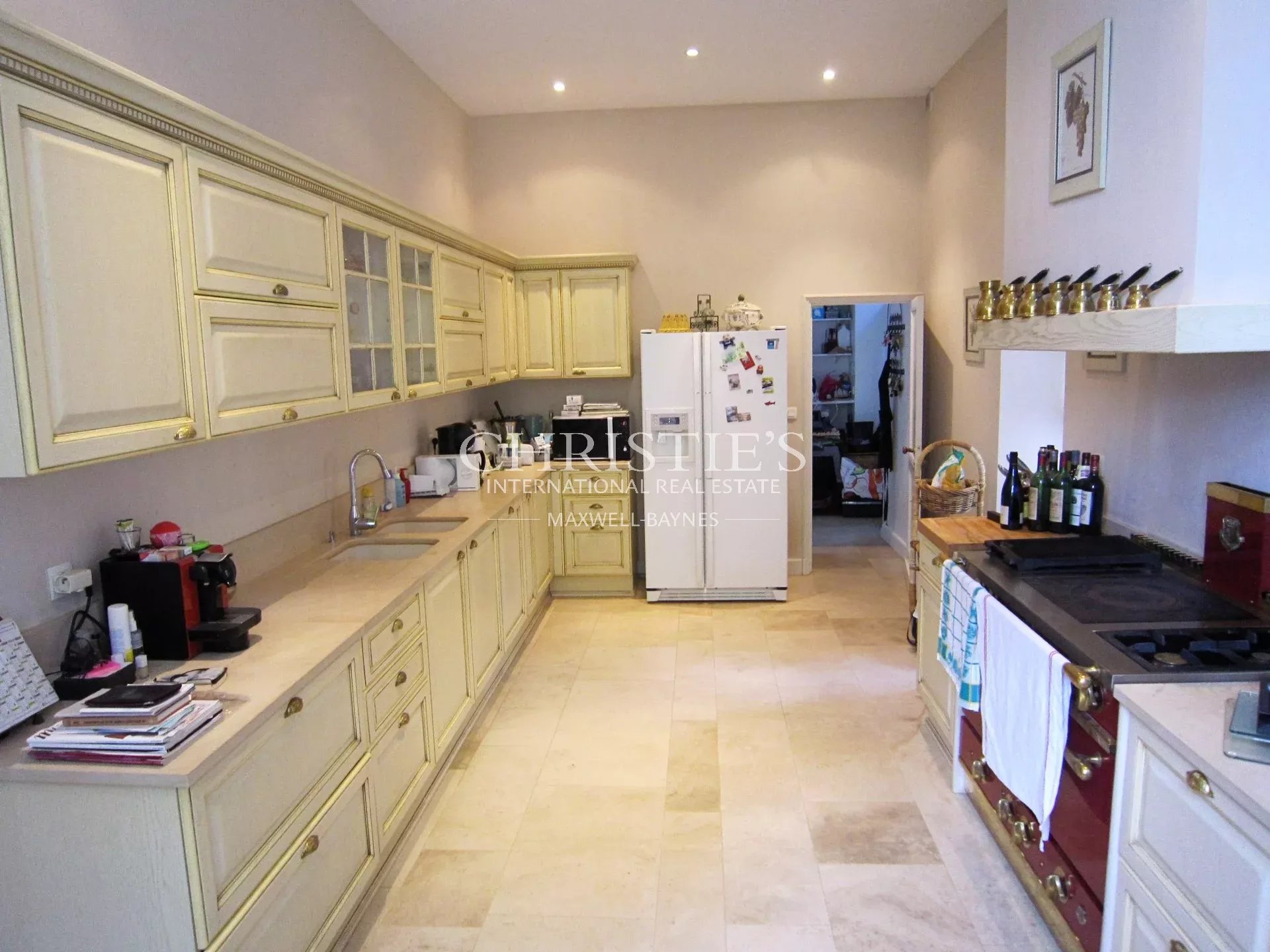 6 Bedroom Chateau's Image 6