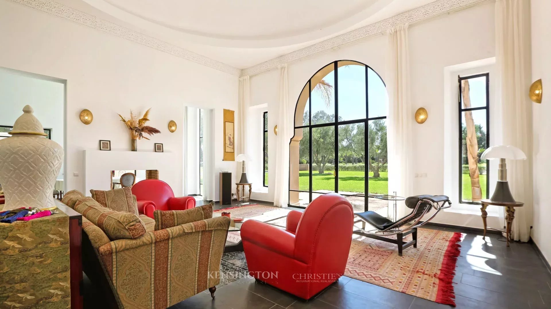 6 Bedroom Villa/Townhouse's Image 4
