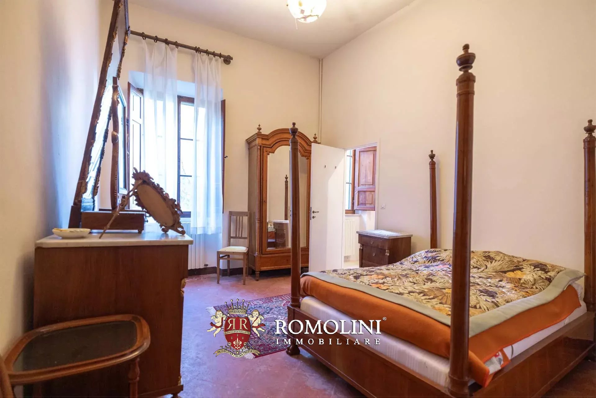 70 Bedroom Chateau's Image 39