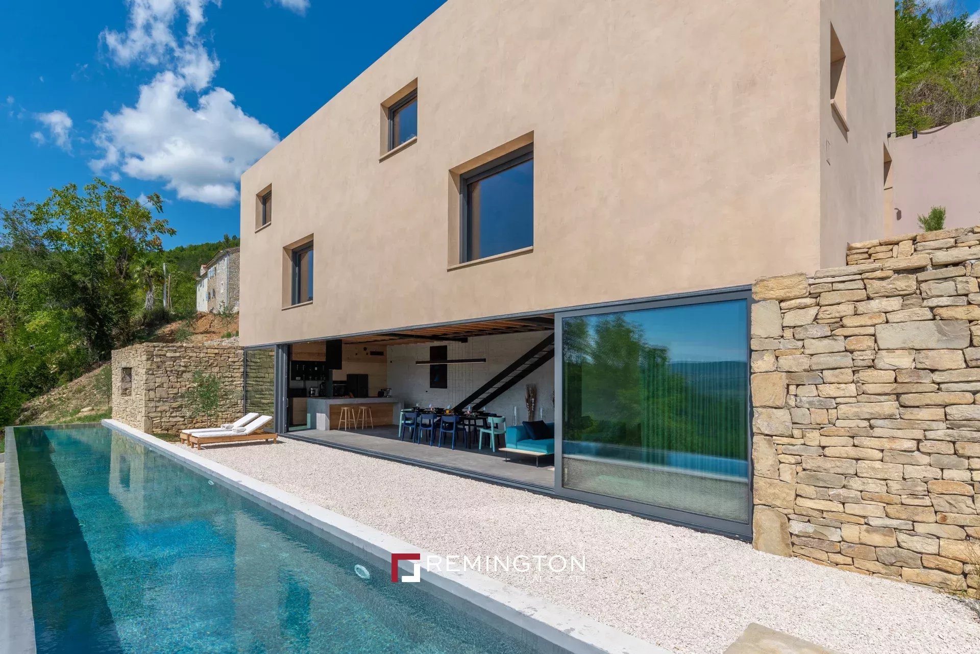 4 Bedroom Villa/Townhouse's Image 5