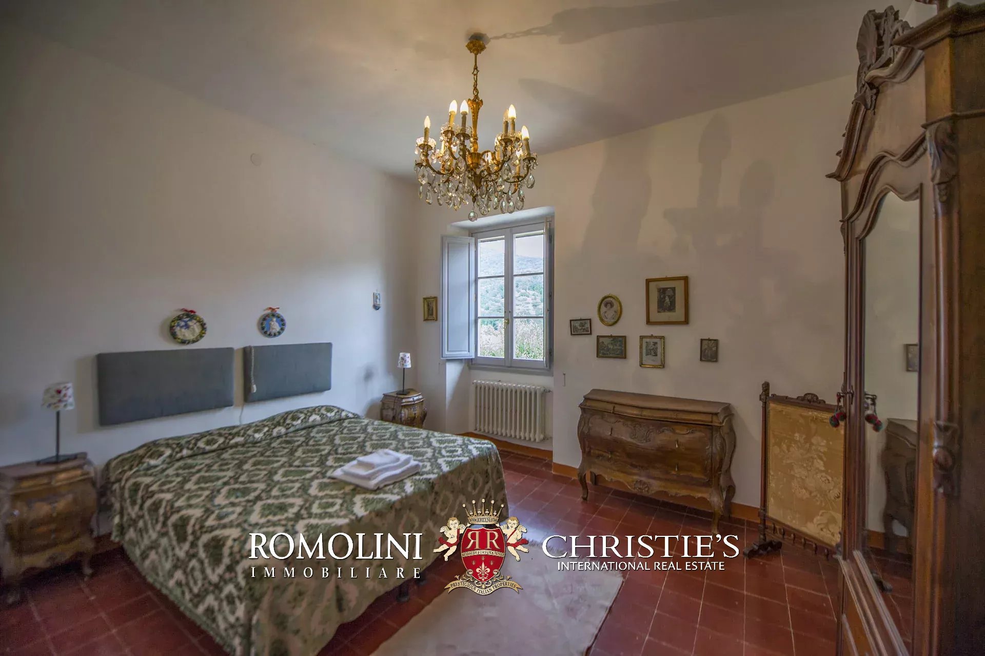 17 Bedroom Vineyard's Image 75