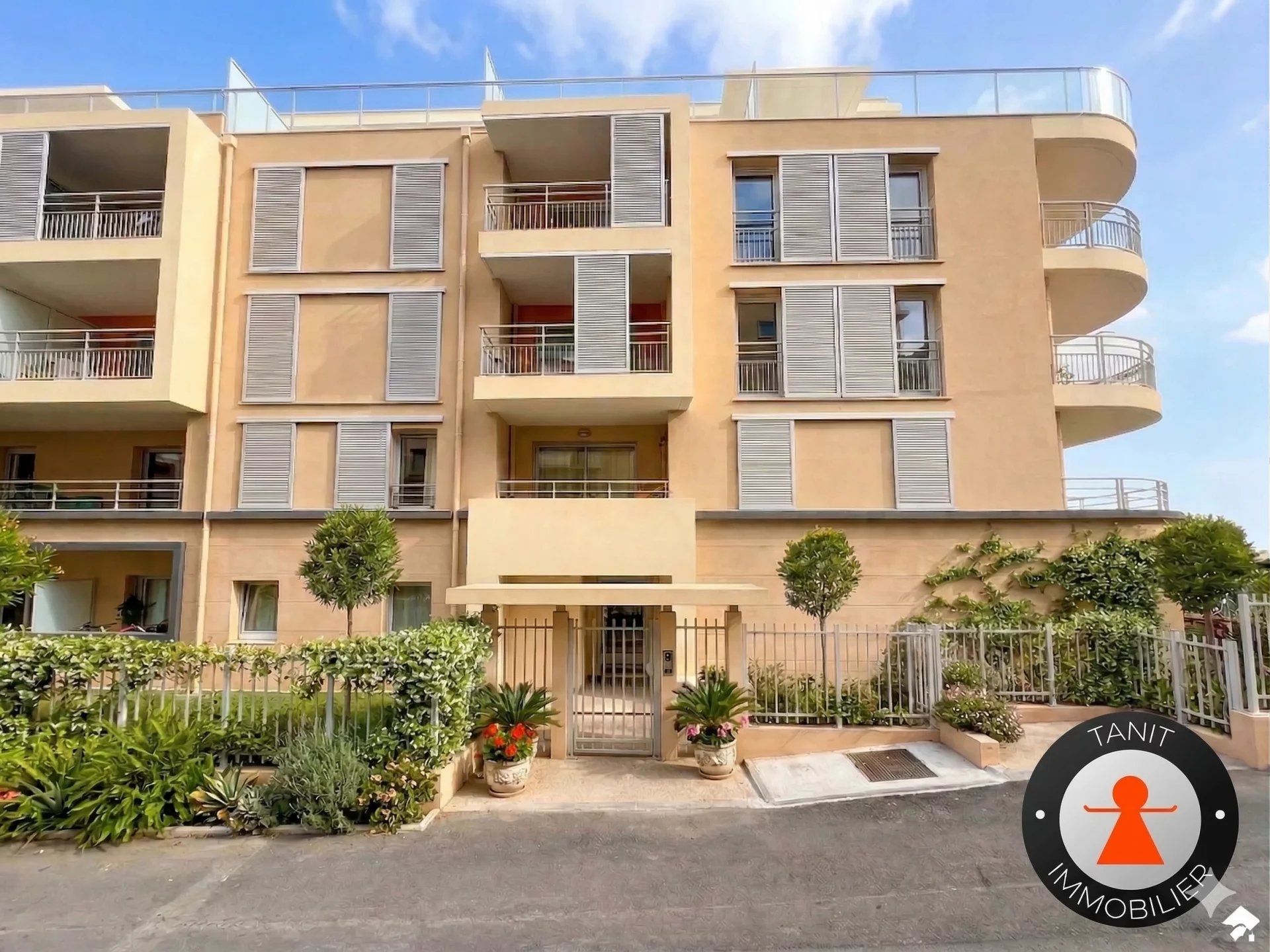 Agence immobilière de 