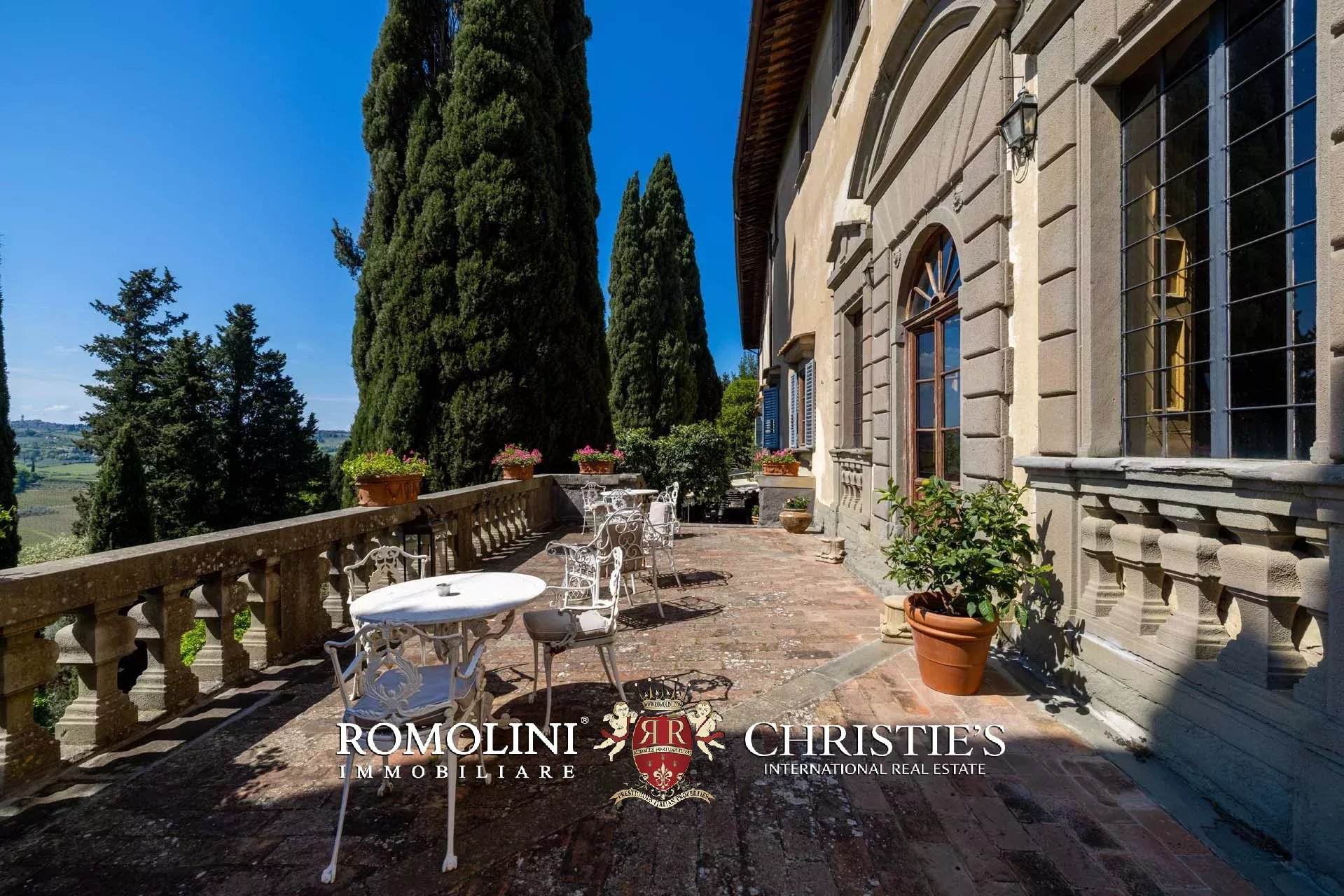 71 Bedroom Chateau's Image 19