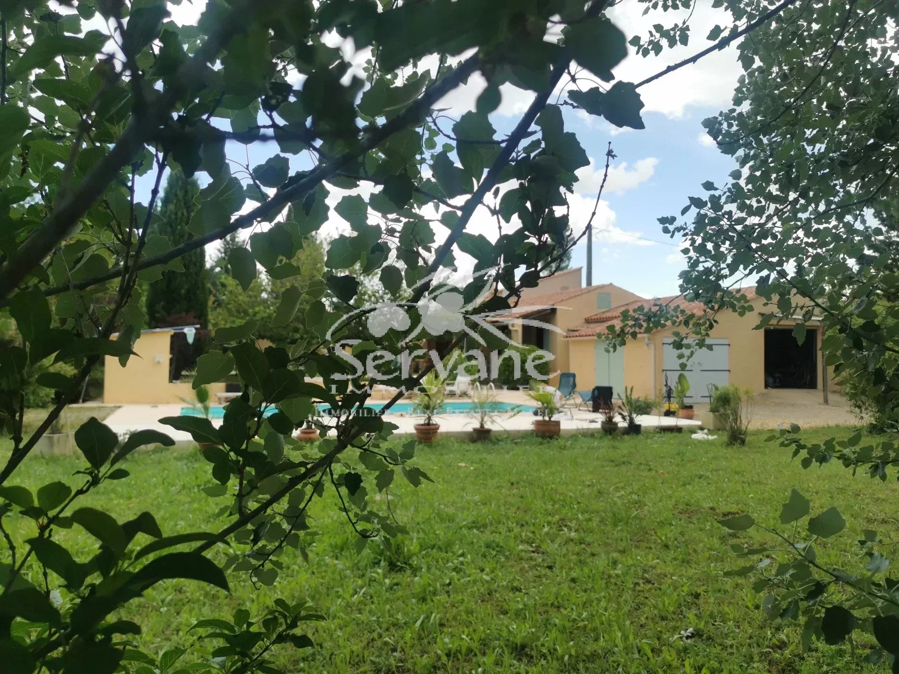 LORGUES VILLA T4 SUR 3220 m²