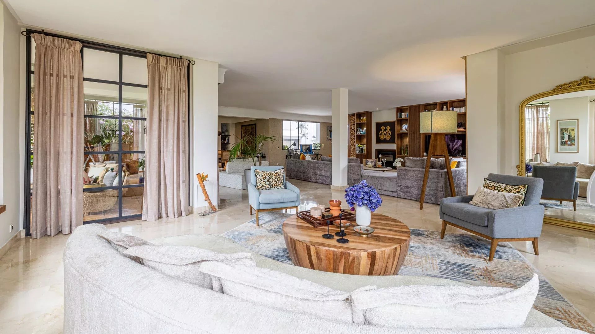 5 Bedroom Villa/Townhouse's Image 3