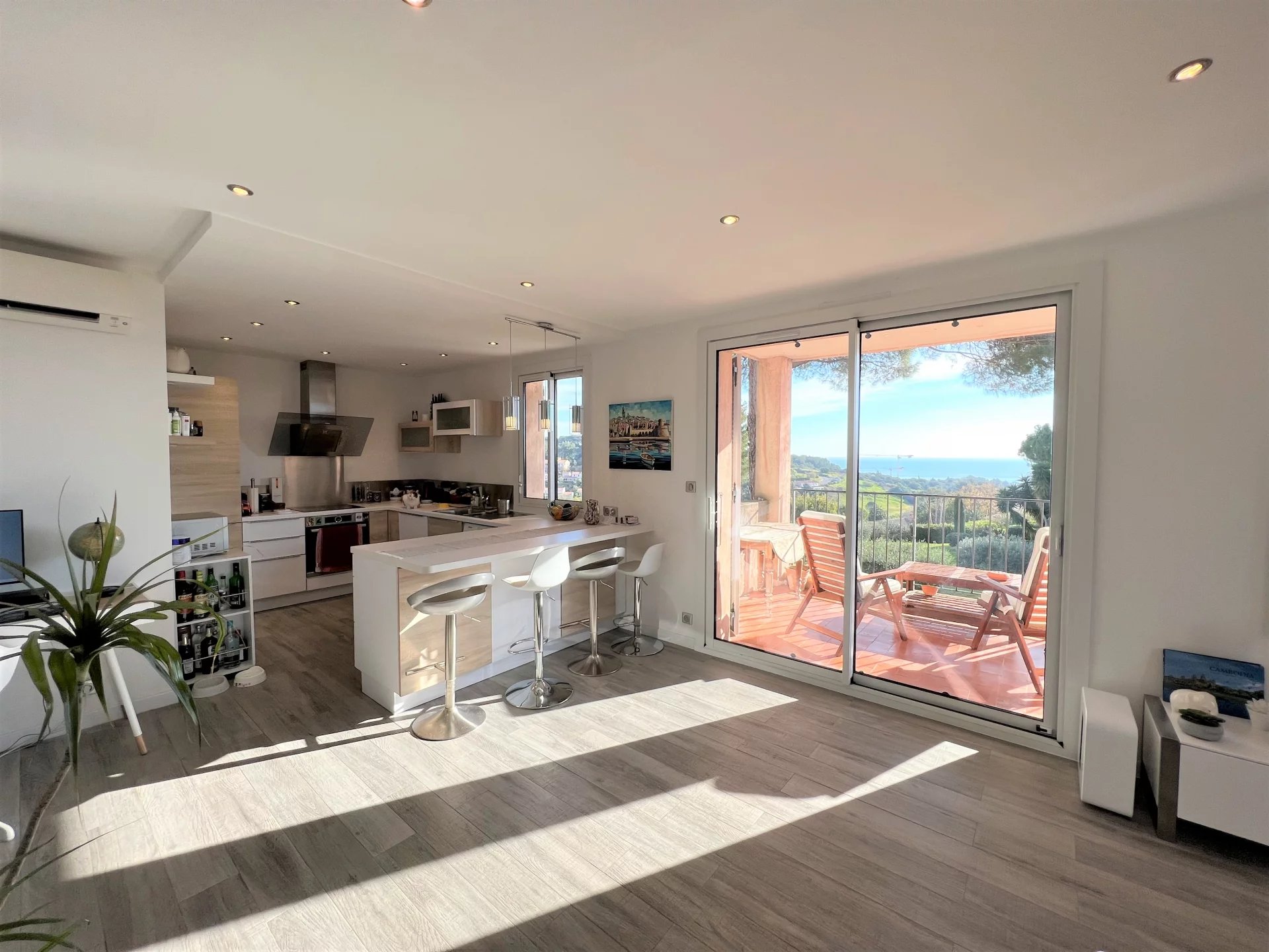 Sale Apartment Villeneuve-Loubet Hauts de Vaugrenier