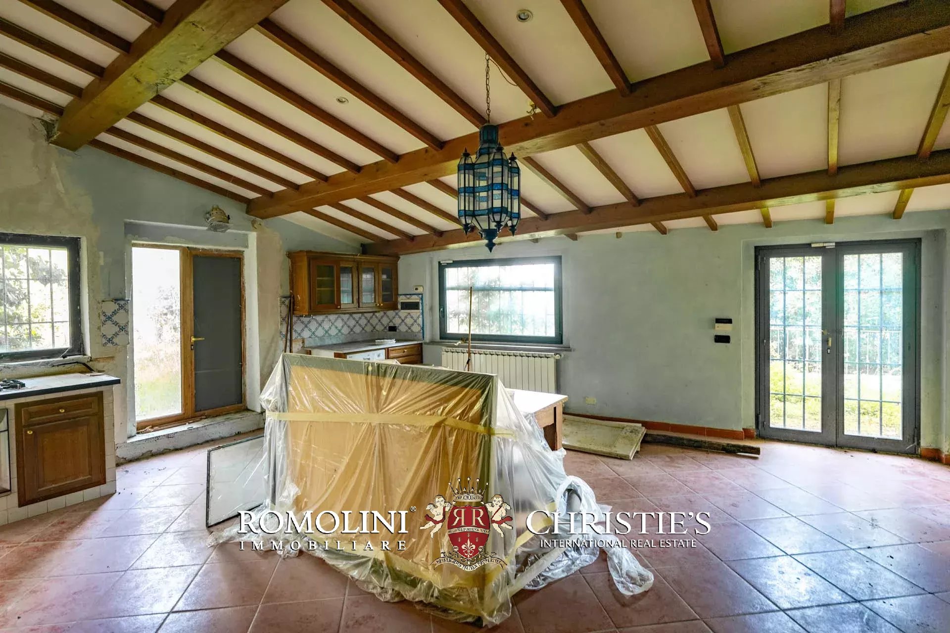 8 Bedroom Villa/Townhouse's Image 25