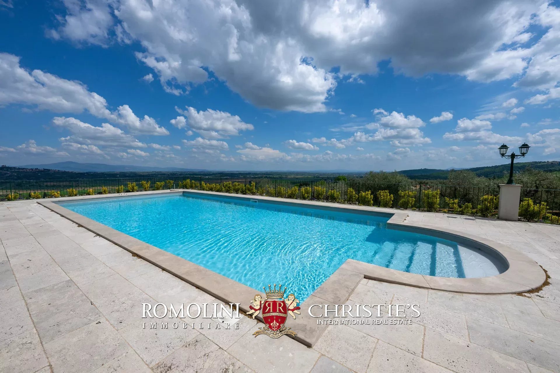 6 Bedroom Villa/Townhouse's Image 28
