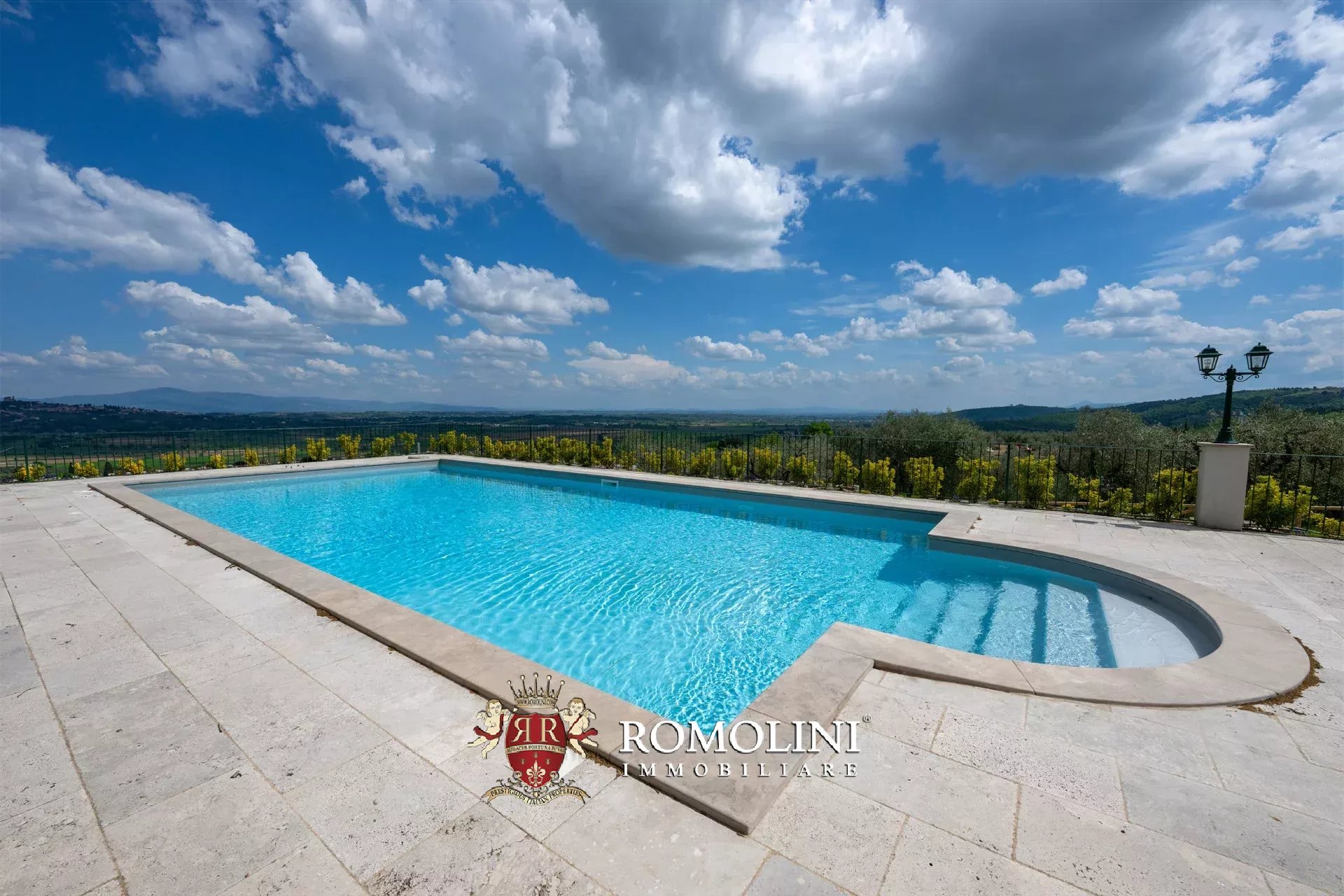 6 Bedroom Villa/Townhouse's Image 28