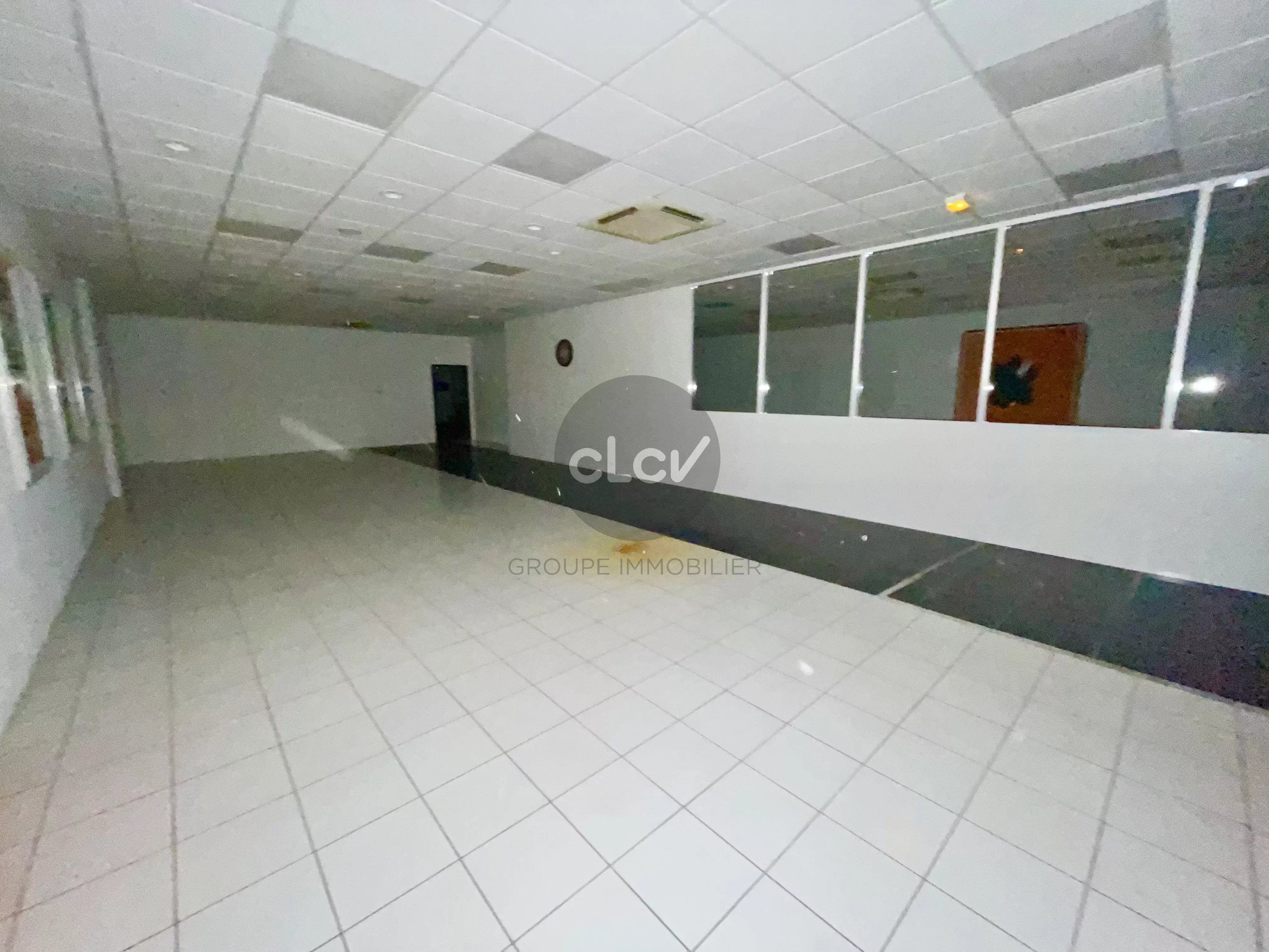 Local commercial 280 m² DECINES