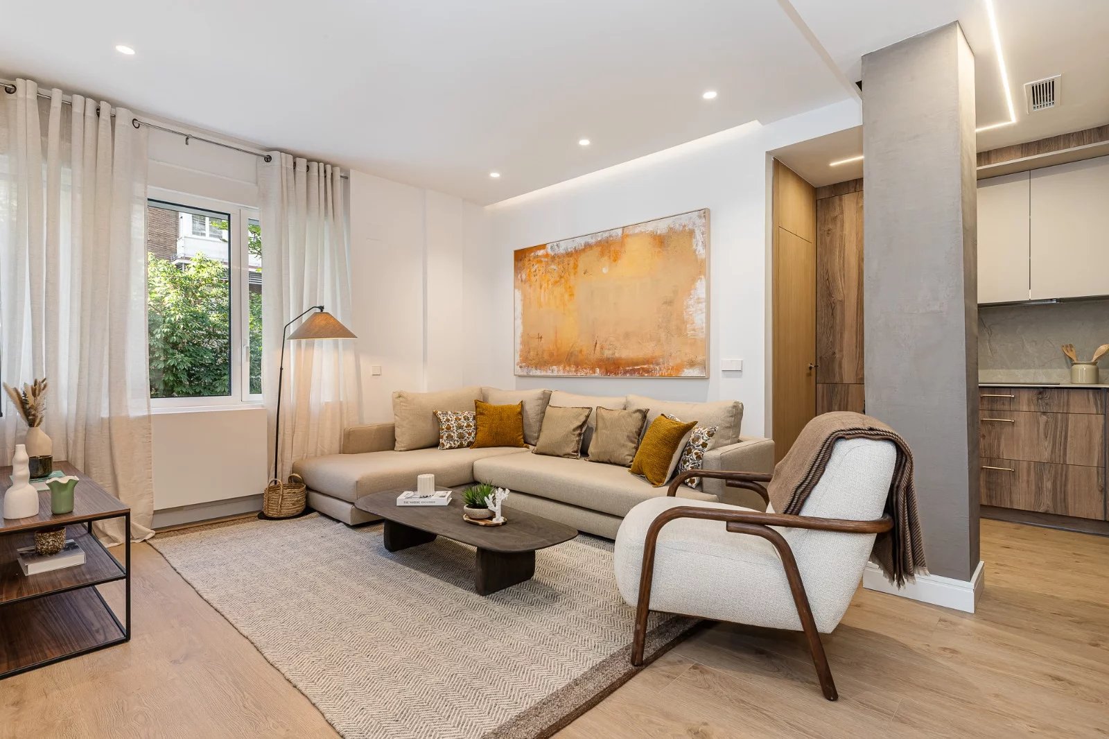 Modern 3-Bedroom Apartment in Chamberí Arapiles