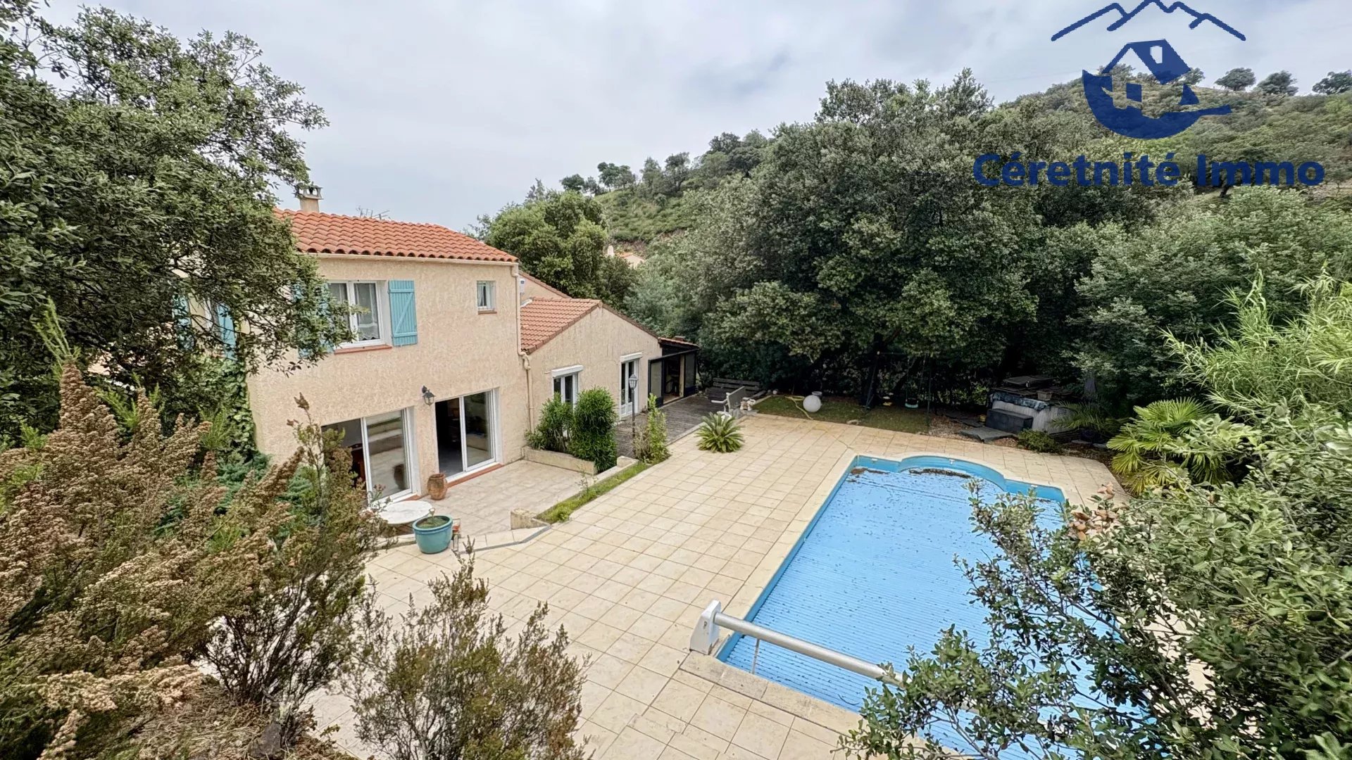 Maison 4 faces avec piscine au calme