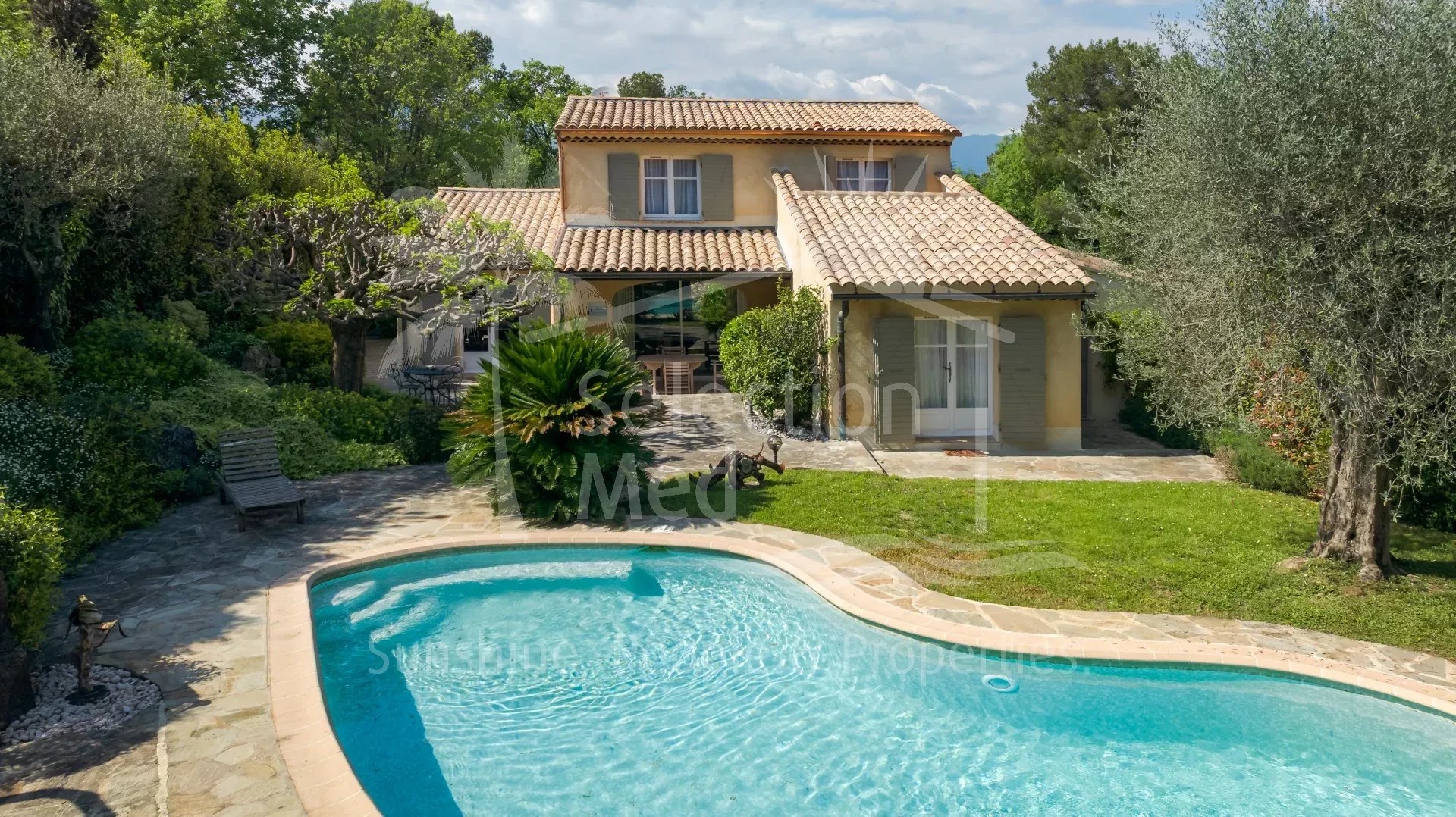 VALBONNE - VILLA 4 CHAMBRES