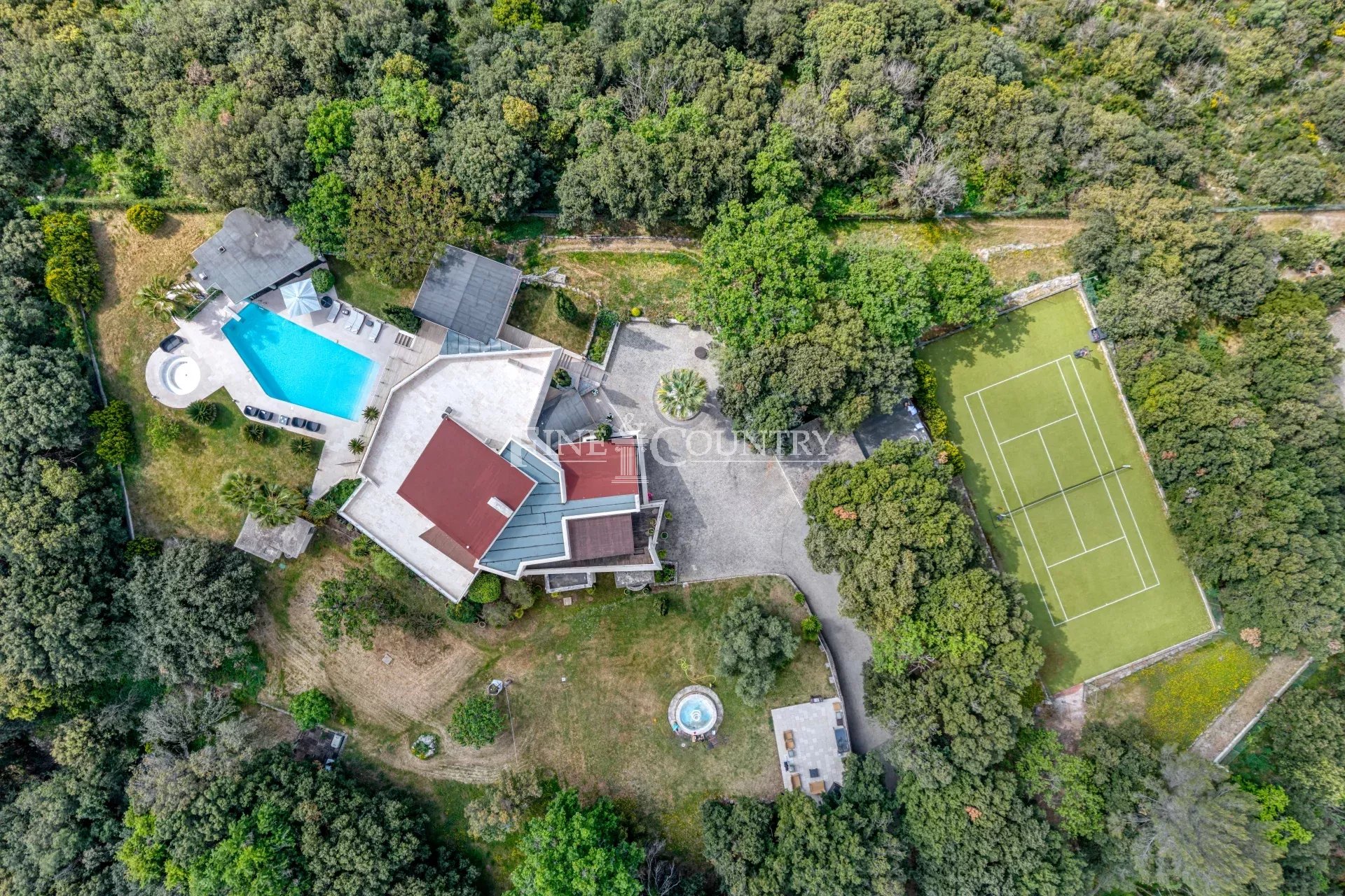 Photo of for sale property in Valbonne with tennis and hélipad