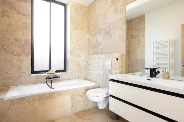 NEAR CANNES CENTER – FULLY RENOVATED BELLE ÉPOQUE TOWNHOUSE — photo 7