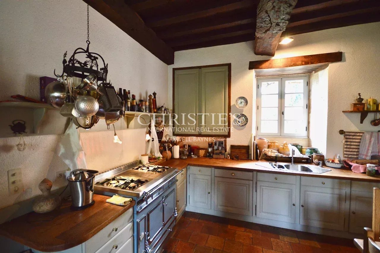 12 Bedroom Villa/Townhouse's Image 22