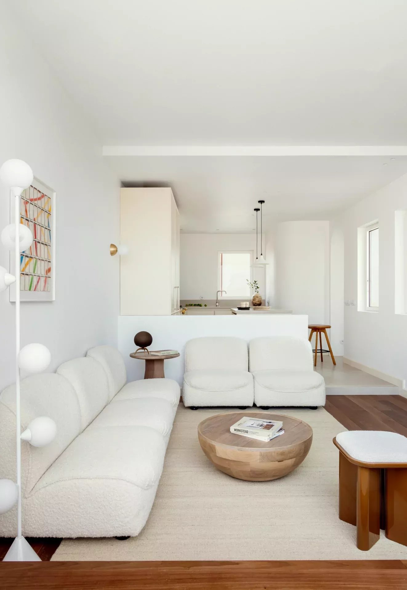 Sunlit Ático with a Seamless Flow to Your Airy Mykonian Terrace - picture 4