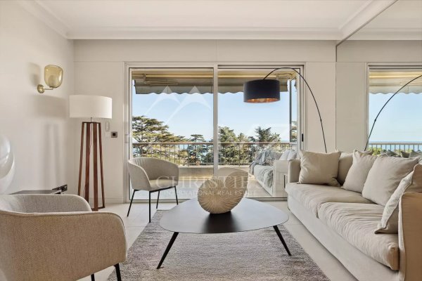 Superb 4-room apartment with panoramic sea view in a prestigious residence — photo 2