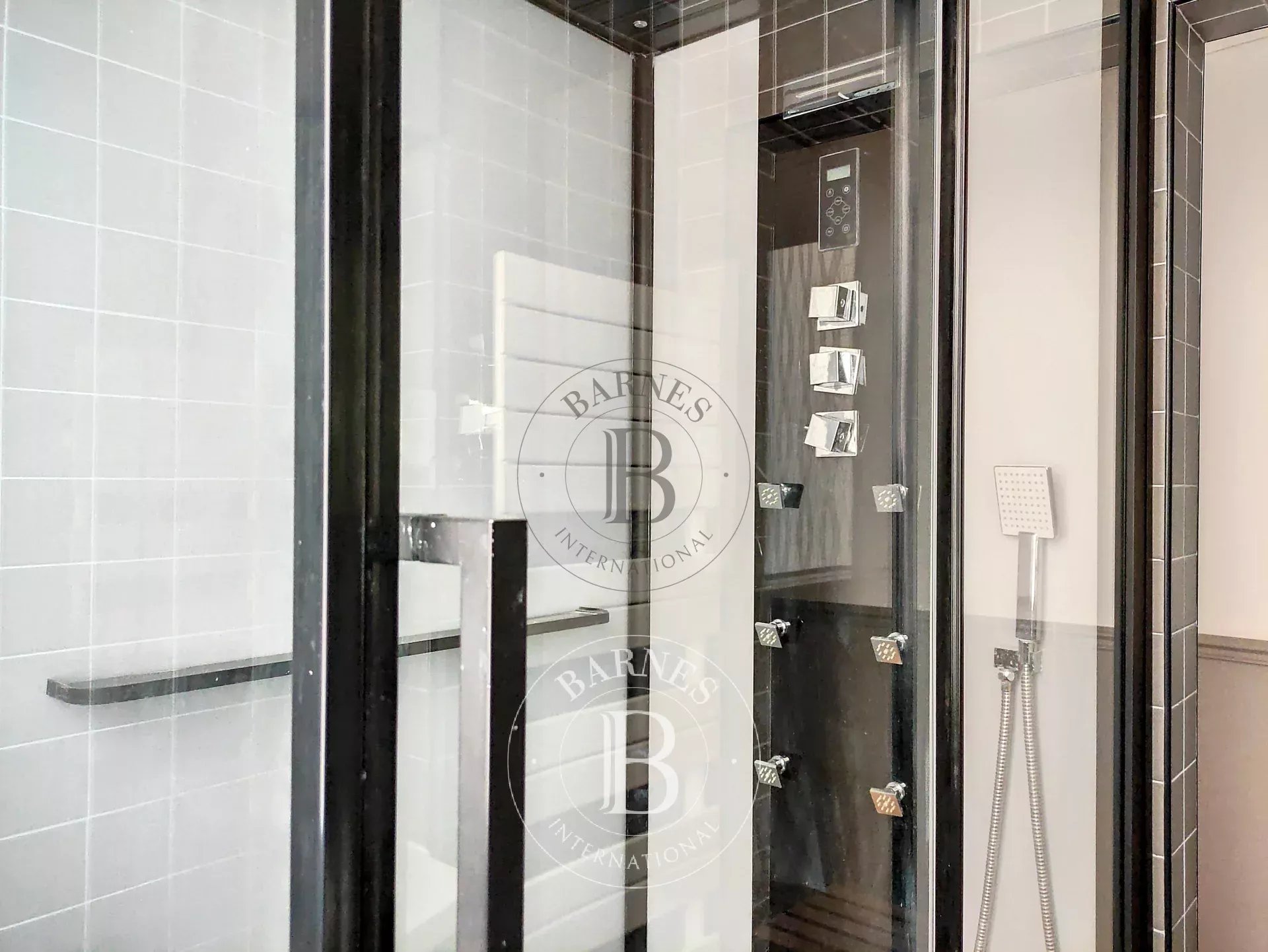 Daire Paris 18ème - picture 8