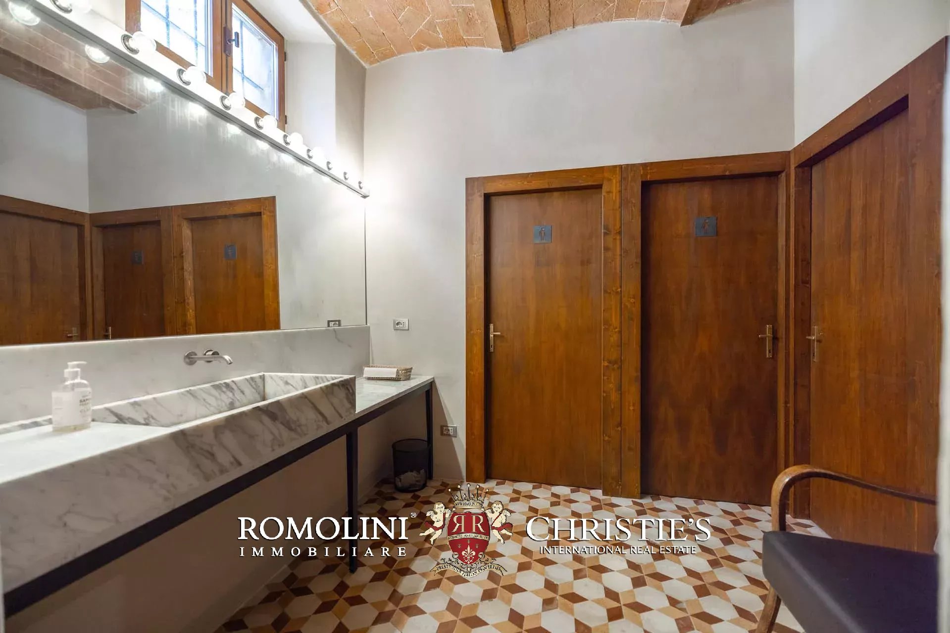16 Bedroom Villa/Townhouse's Image 66