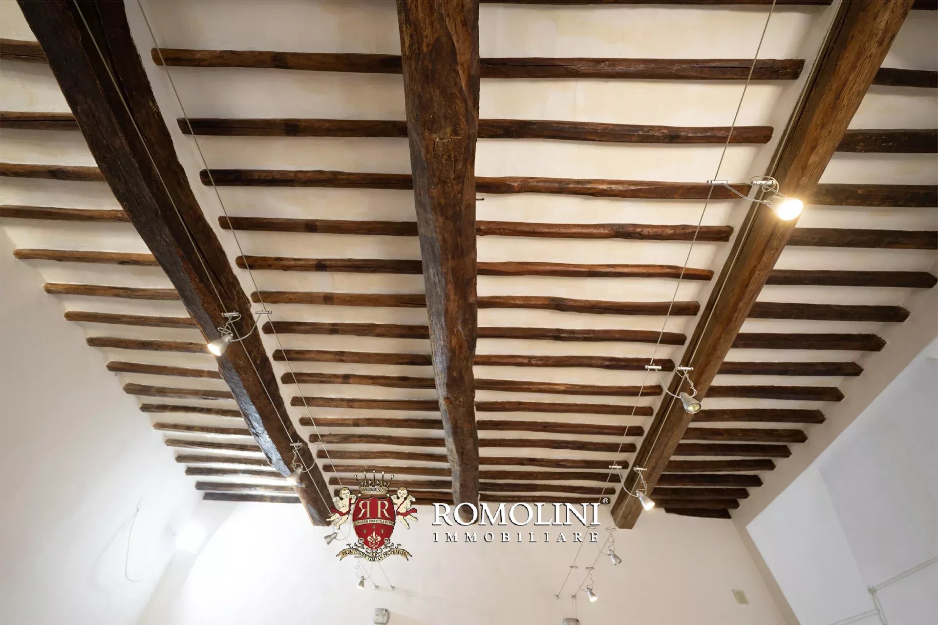 5 Bedroom Villa/Townhouse's Image 37