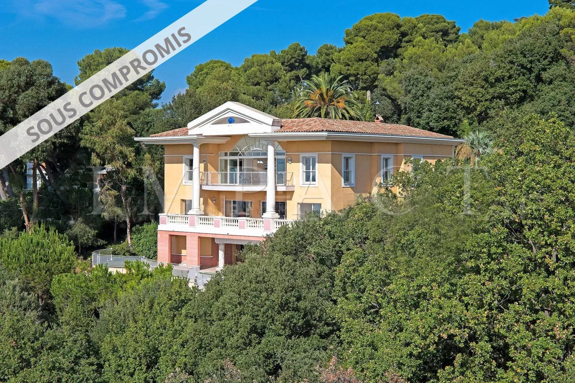 EXCEPTIONNELLE VILLA CONTEMPORAINE