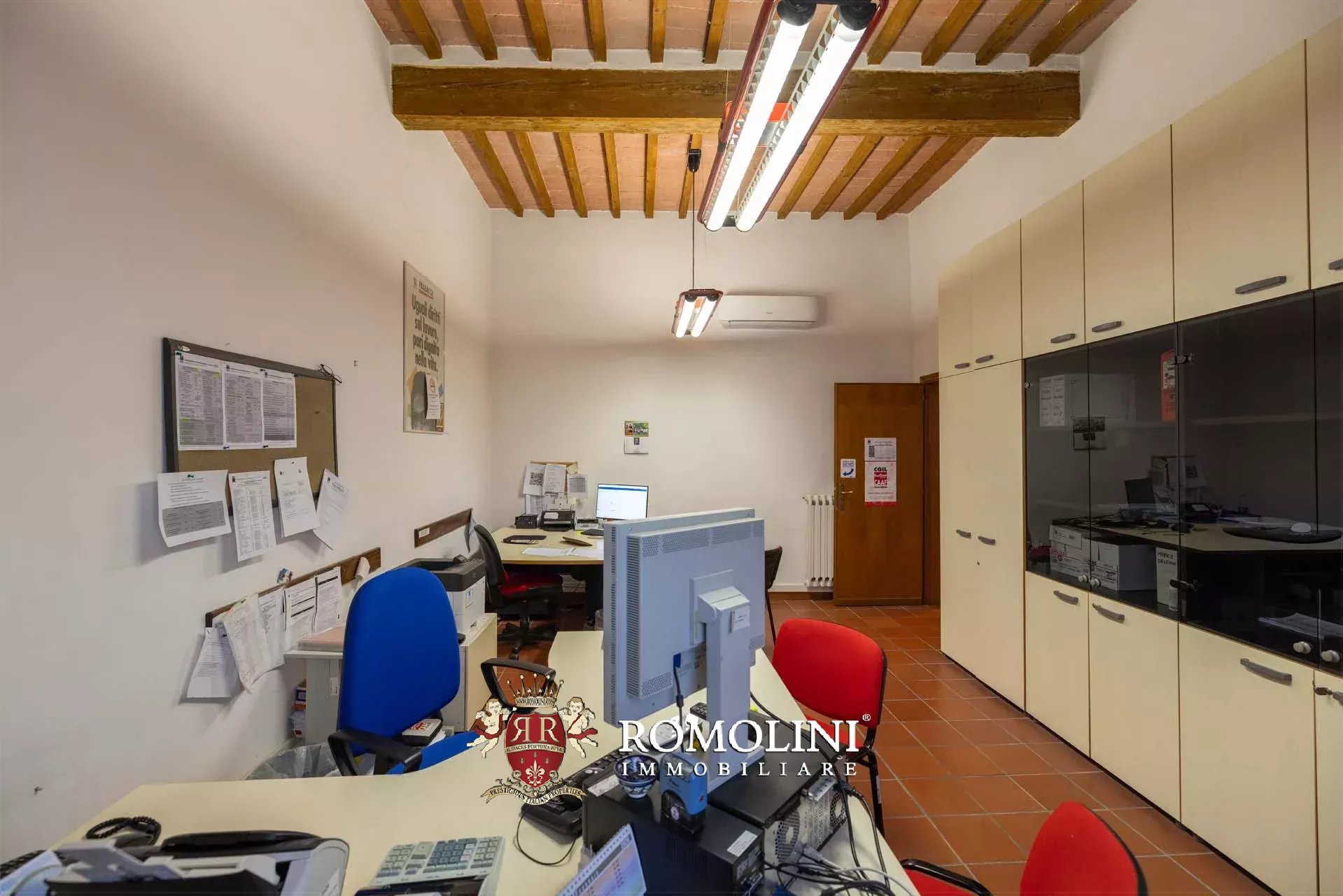 8 Bedroom Villa/Townhouse's Image 39