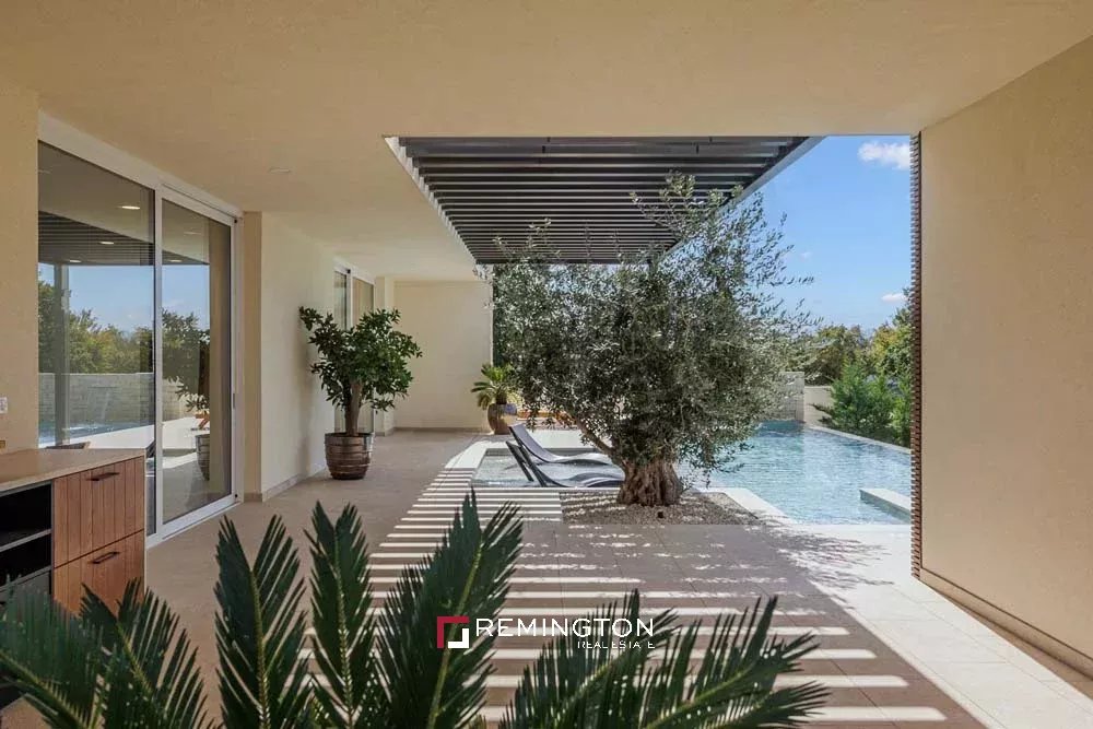 4 Bedroom Villa/Townhouse's Image 3