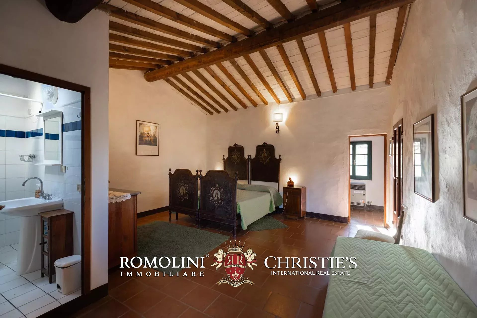10 Bedroom Villa/Townhouse's Image 64