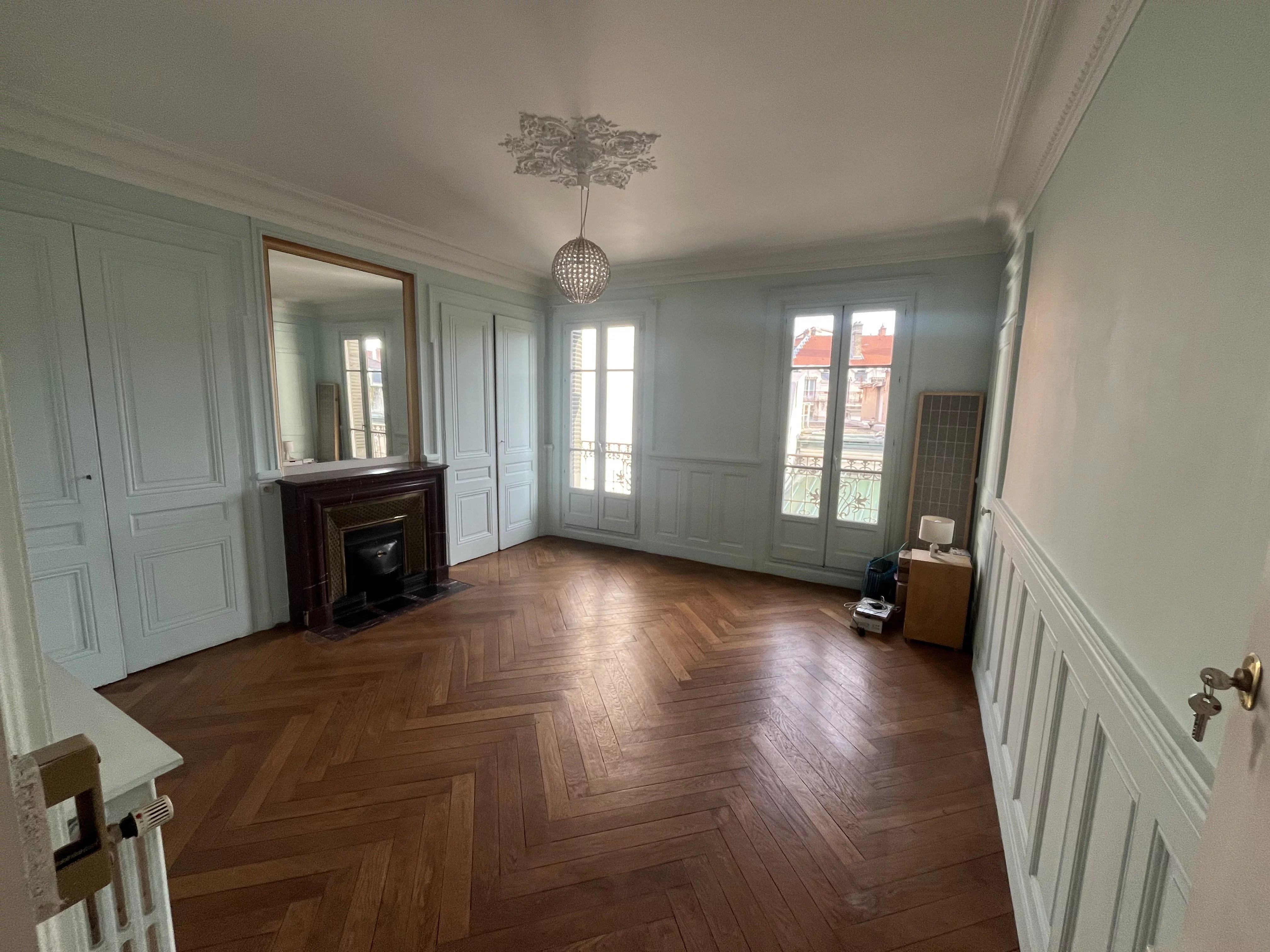 Lyon 1er  Bel appartement T5 lumineux avec balcon filant et vues dégagées — photo 12