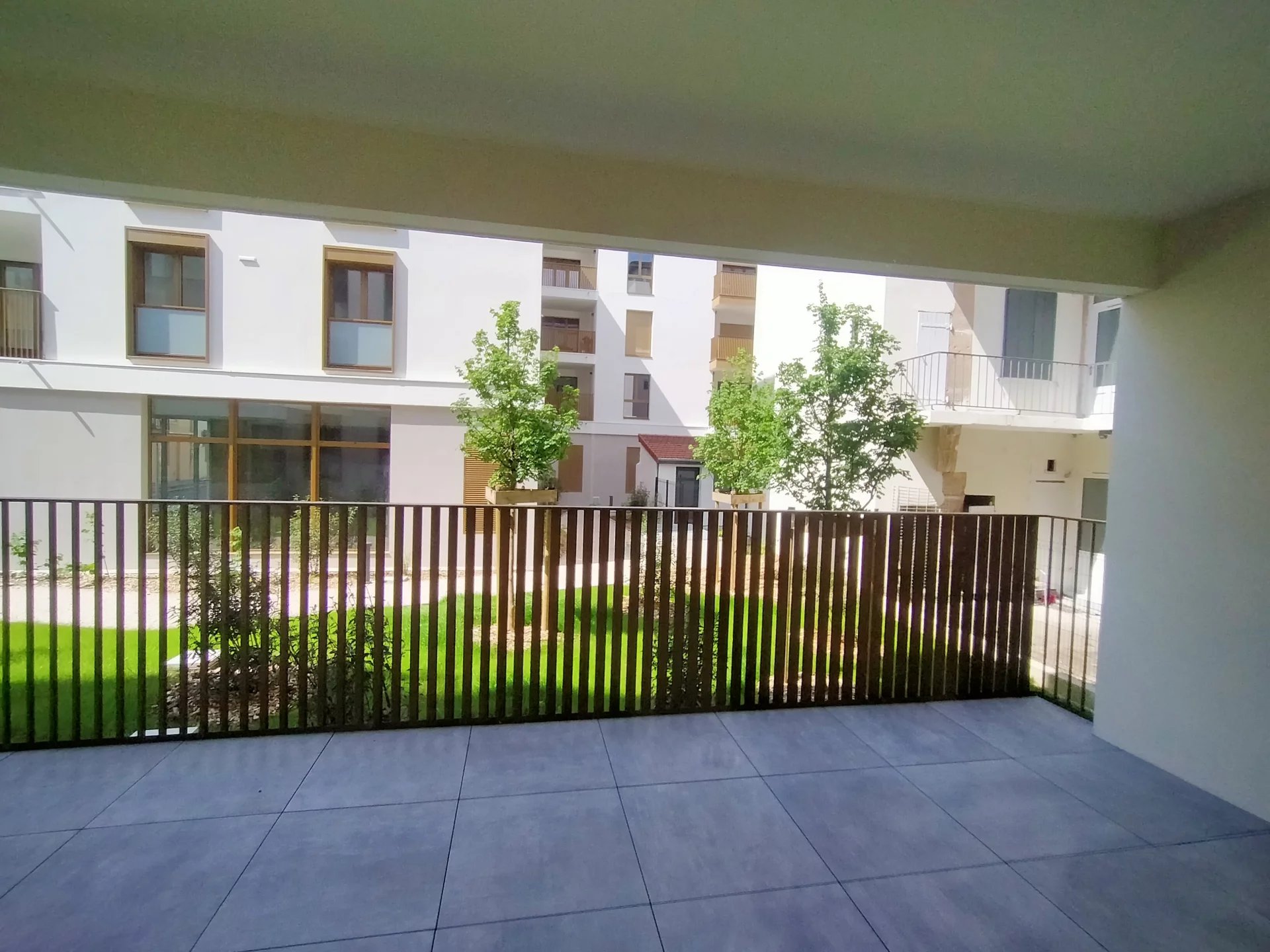 85859594 Location Lyon 9ème