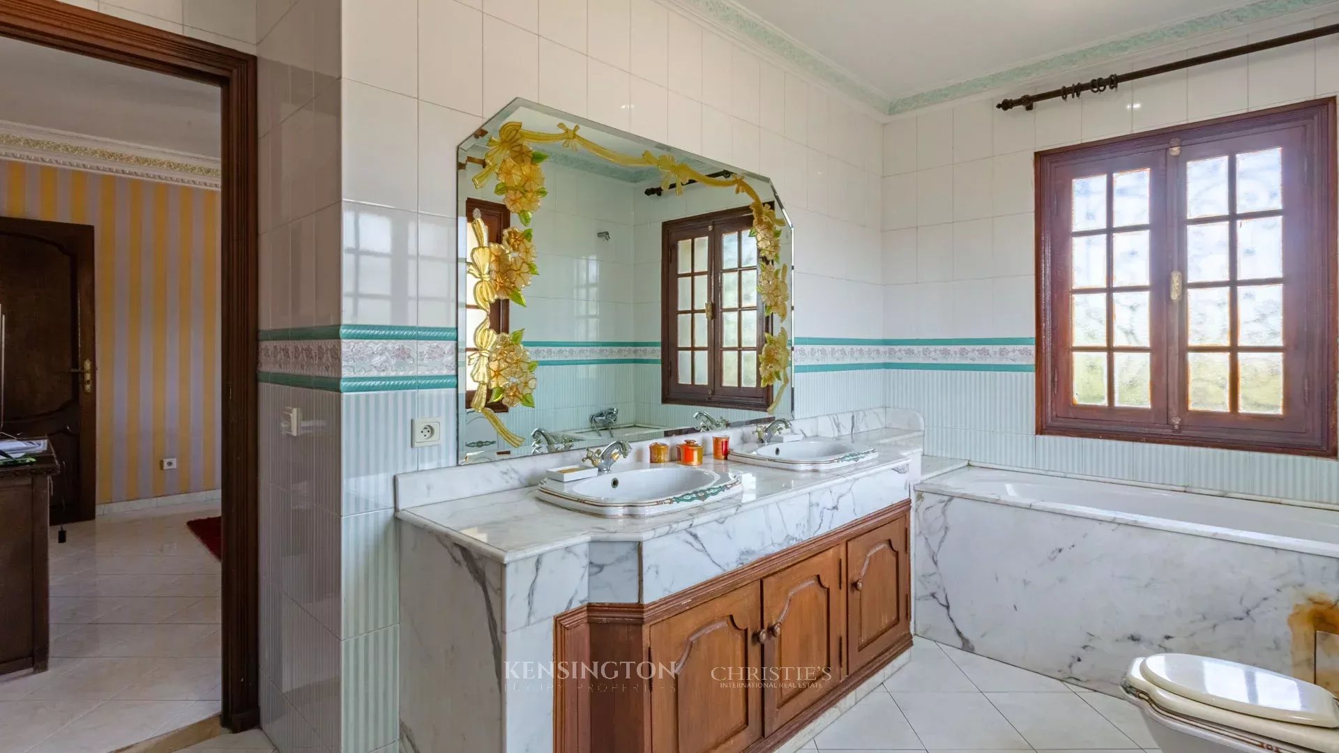 4 Bedroom Villa/Townhouse's Image 20