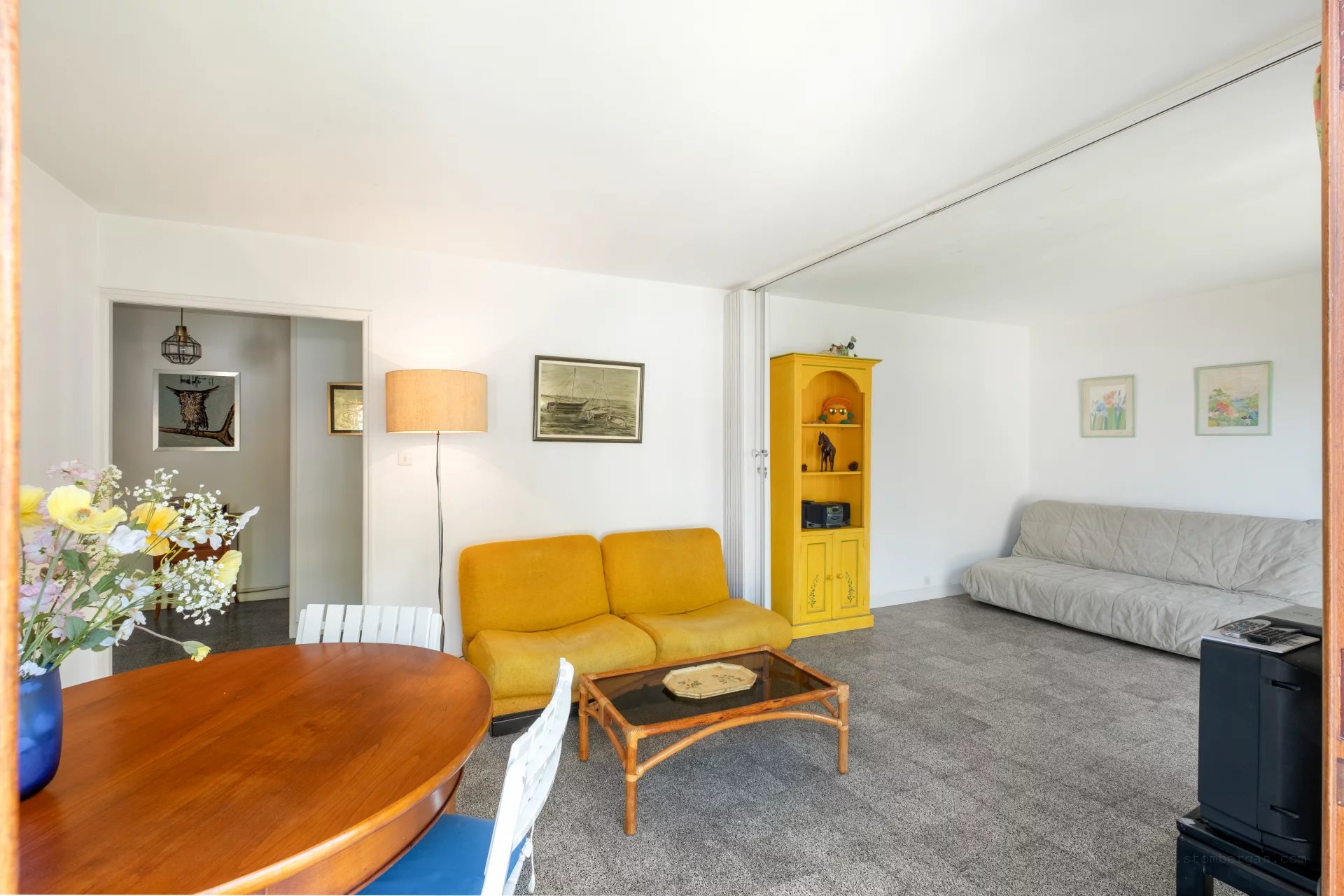 Красивая угловая квартира с видом на море