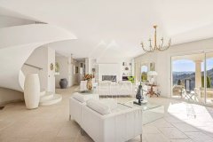 Luxury Villa in Saint-Paul de Vence with Panoramic Village Views — photo 7 of 7