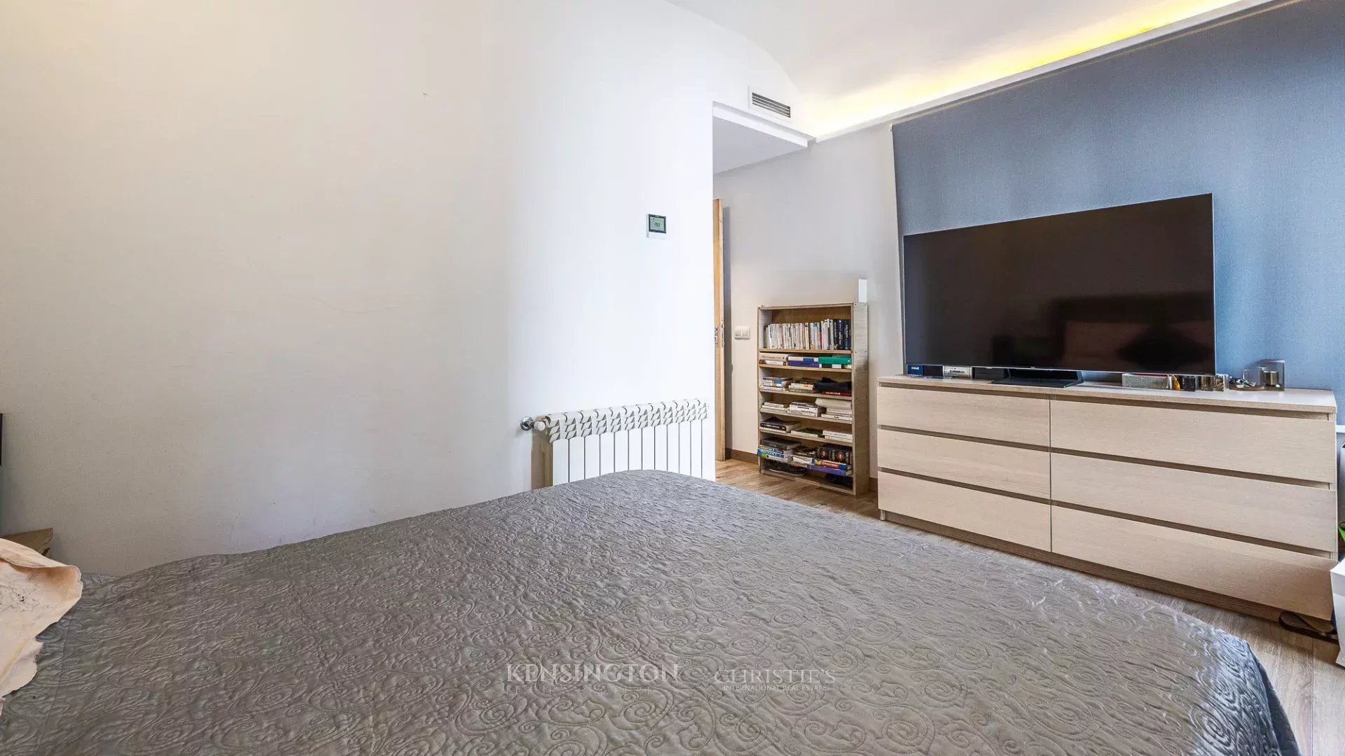8 Bedroom Villa/Townhouse's Image 34